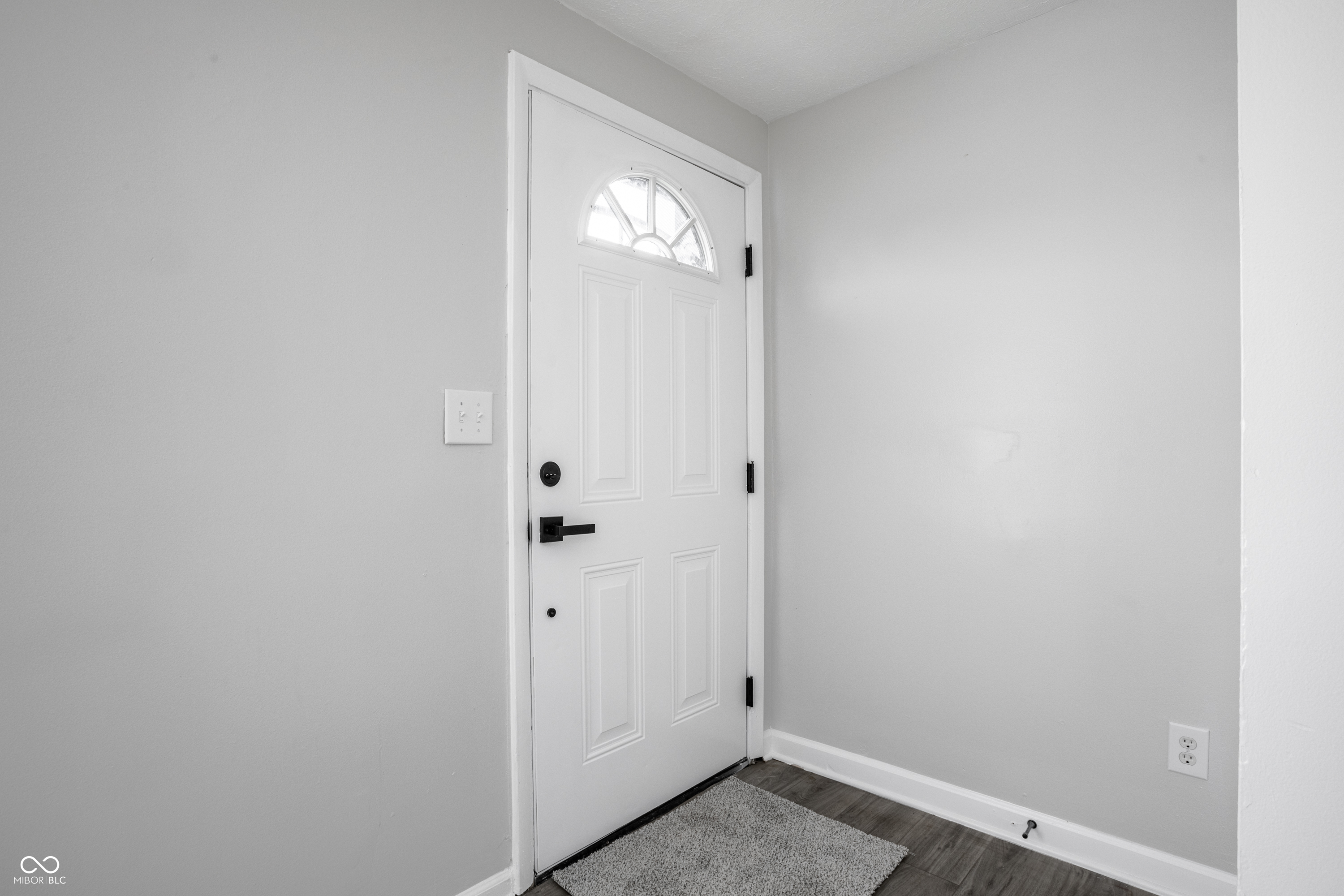 612 Woodlark Drive
