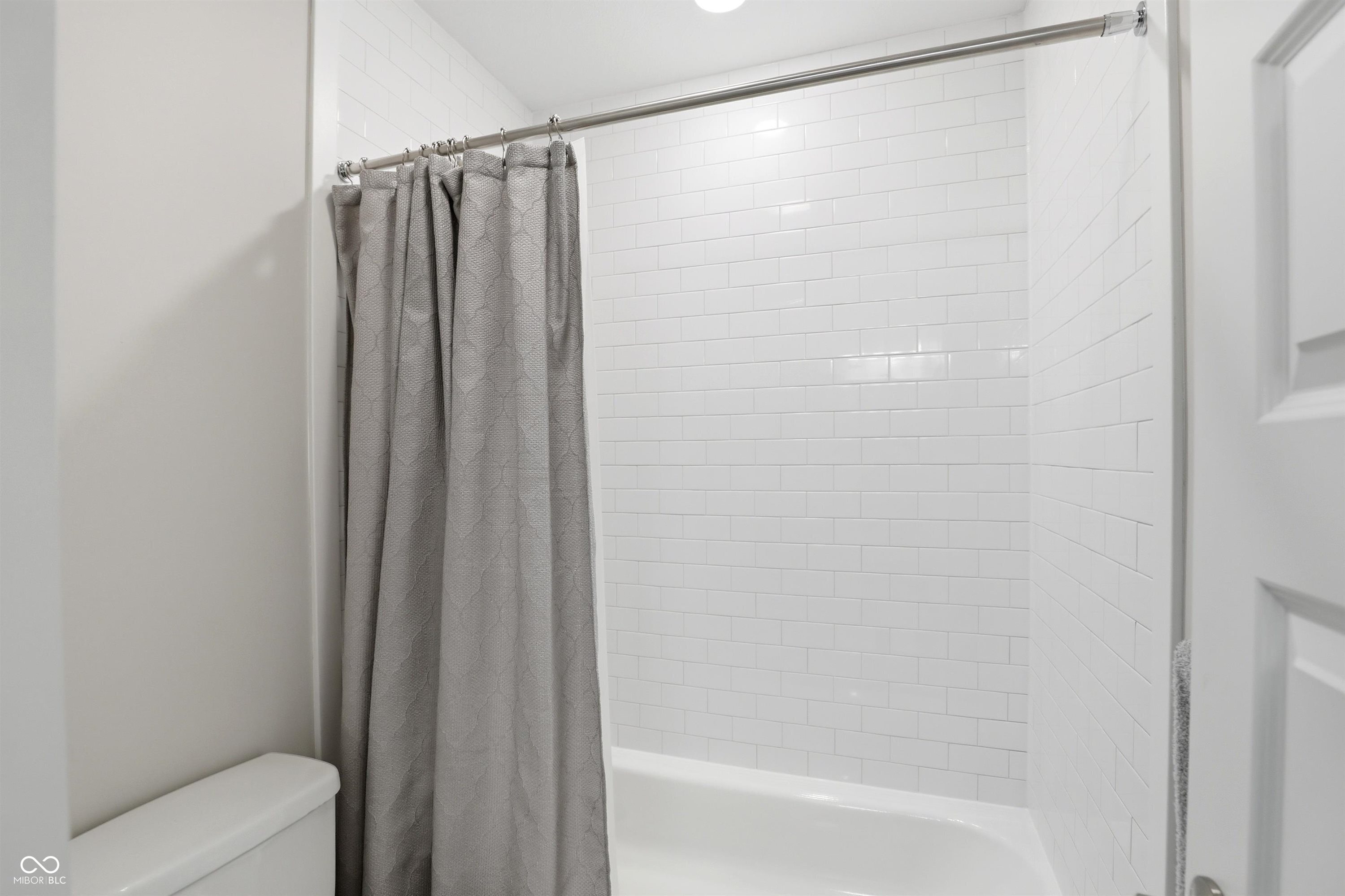 2253 W 171st Street