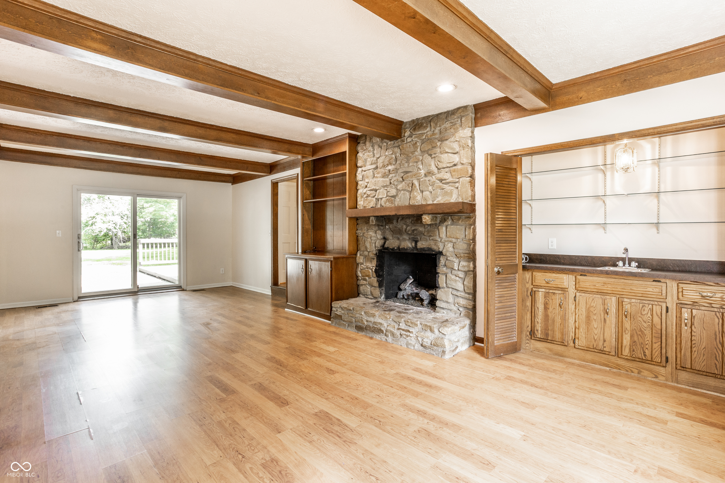 1030 Maxwell Lane
