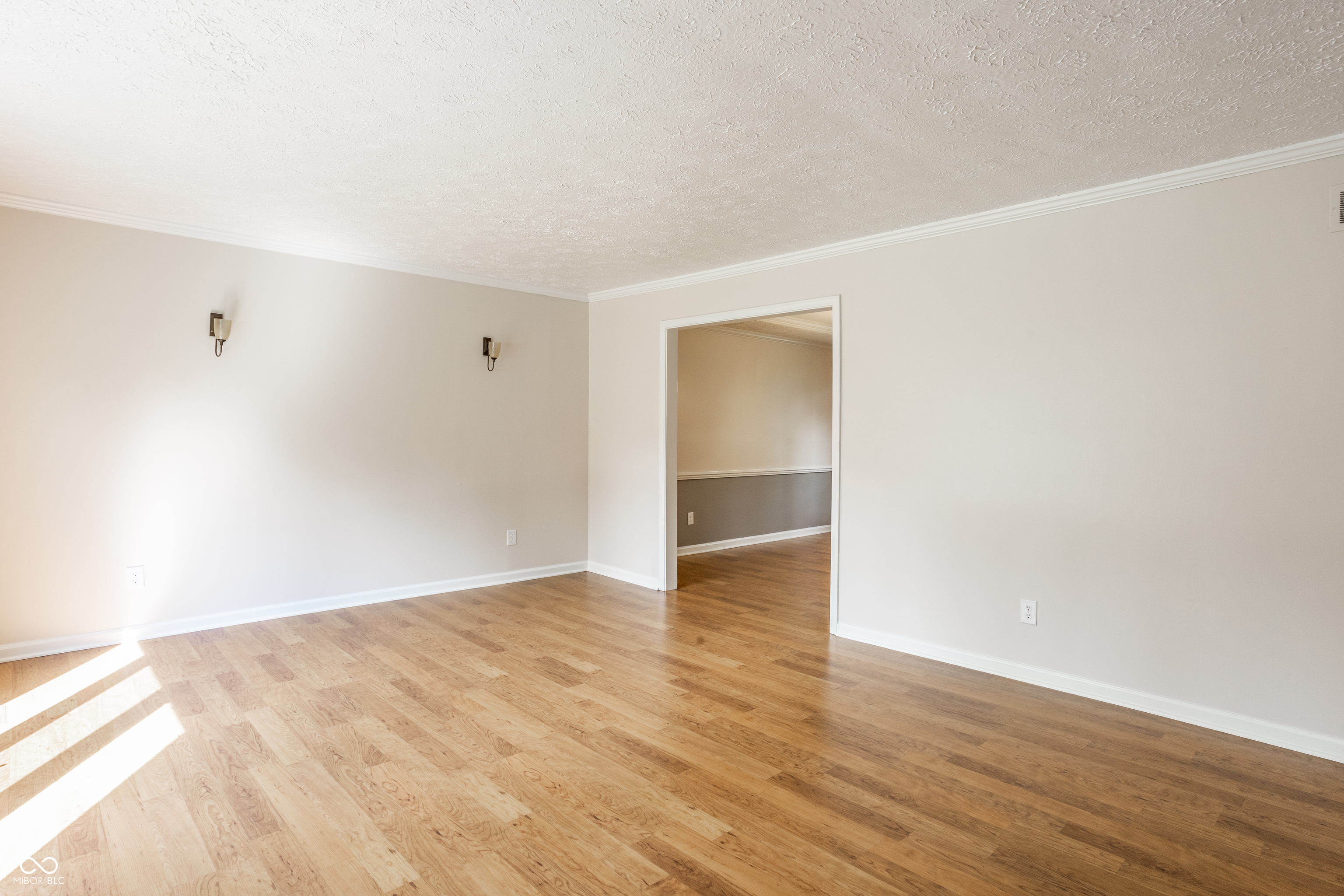 1030 Maxwell Lane