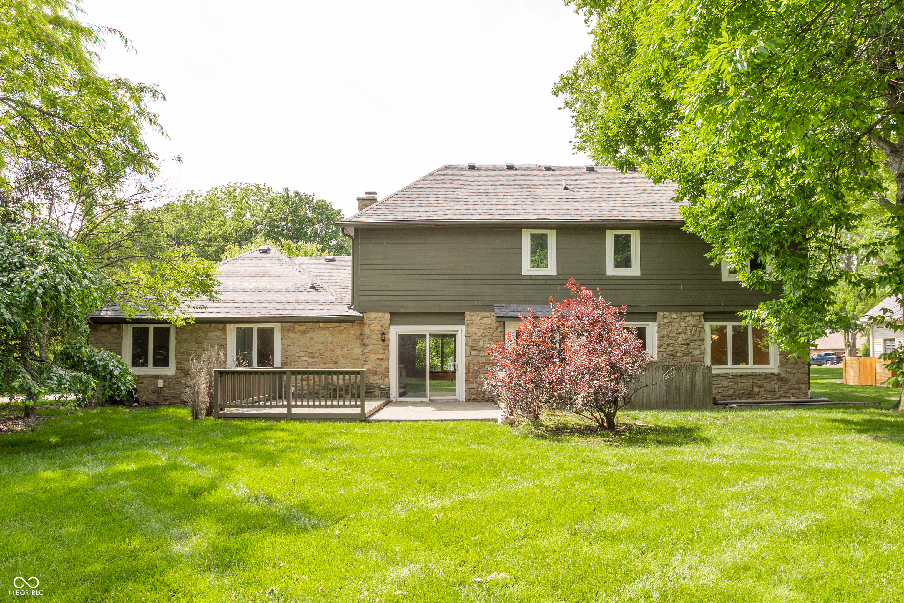 1030 Maxwell Lane