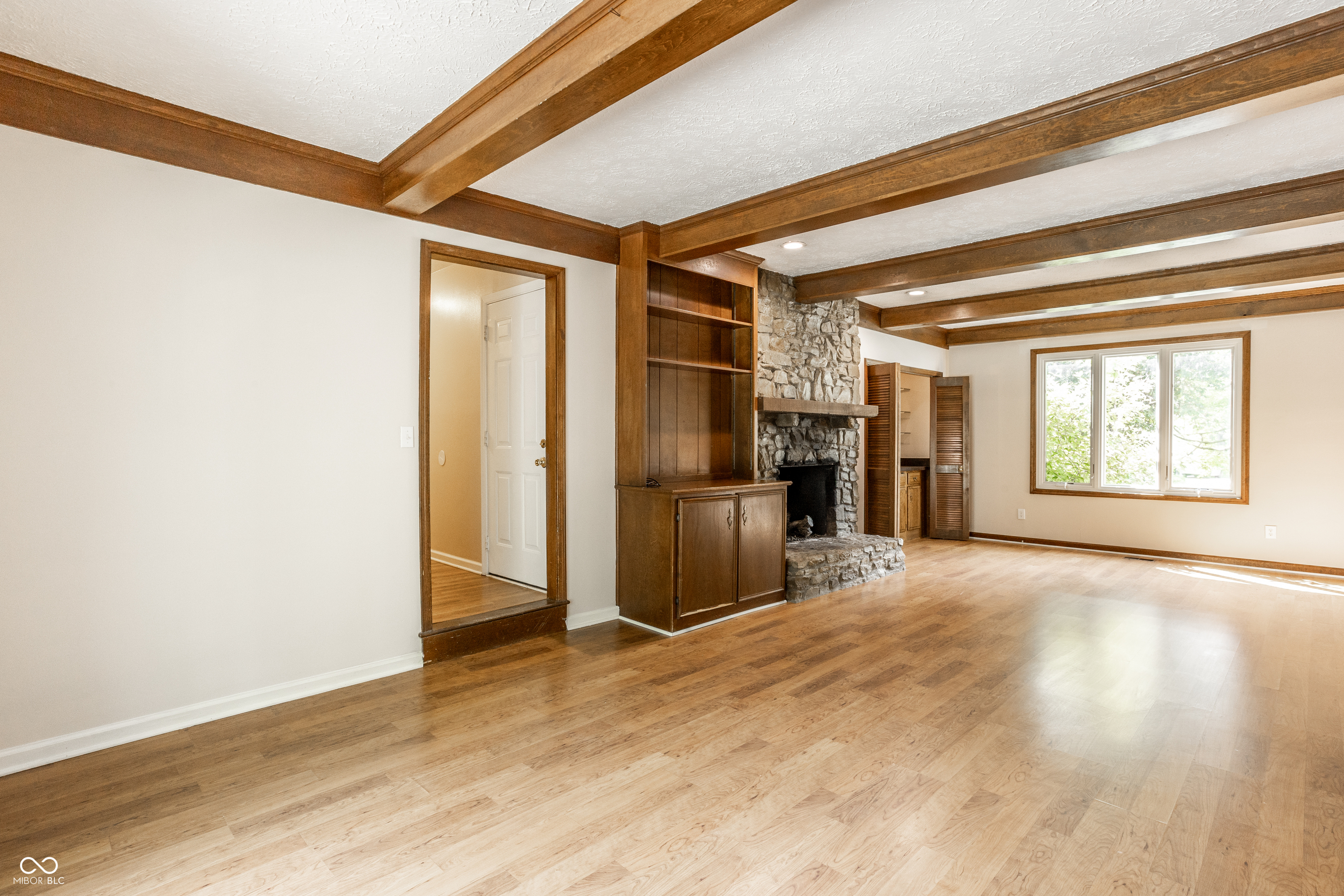 1030 Maxwell Lane