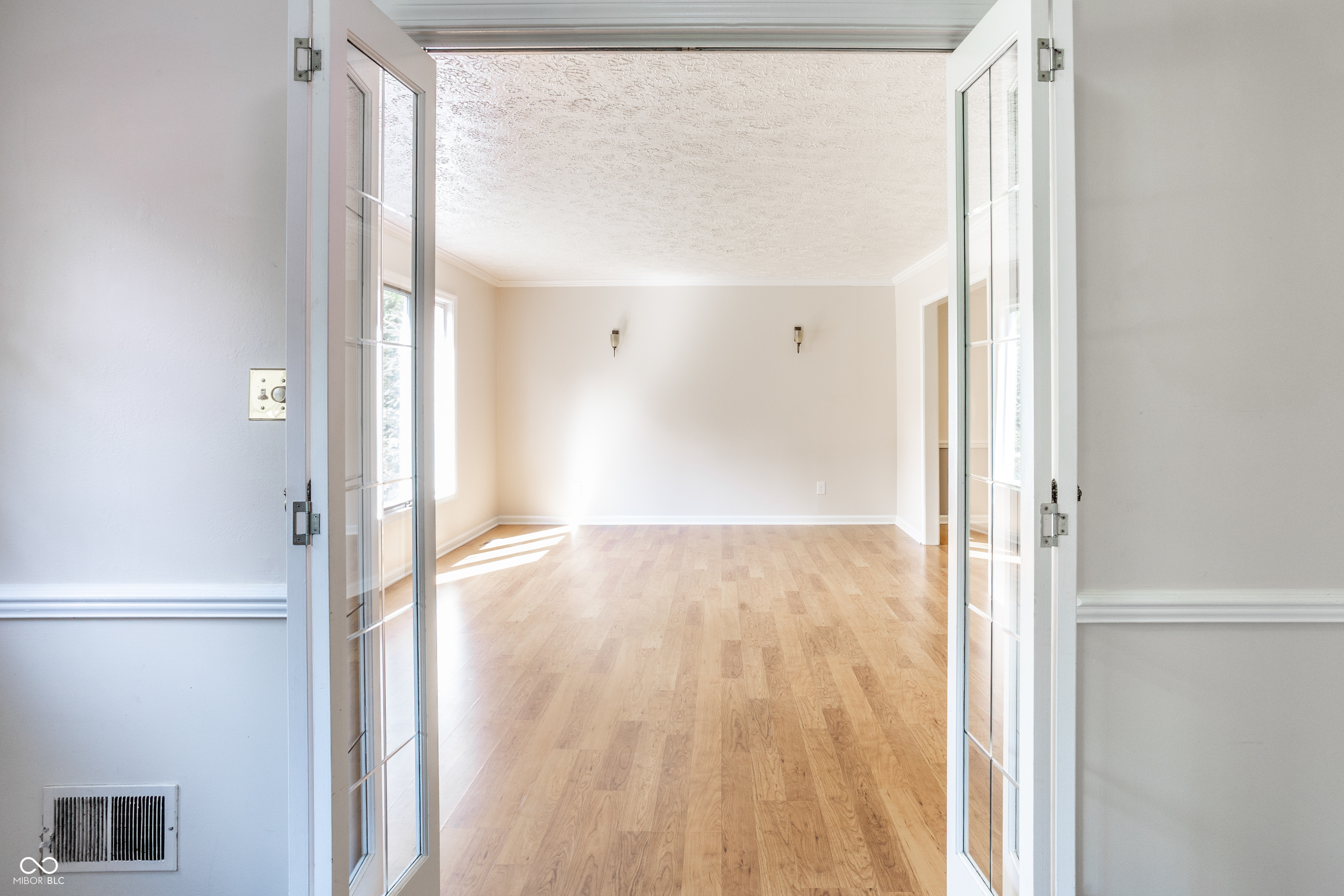 1030 Maxwell Lane