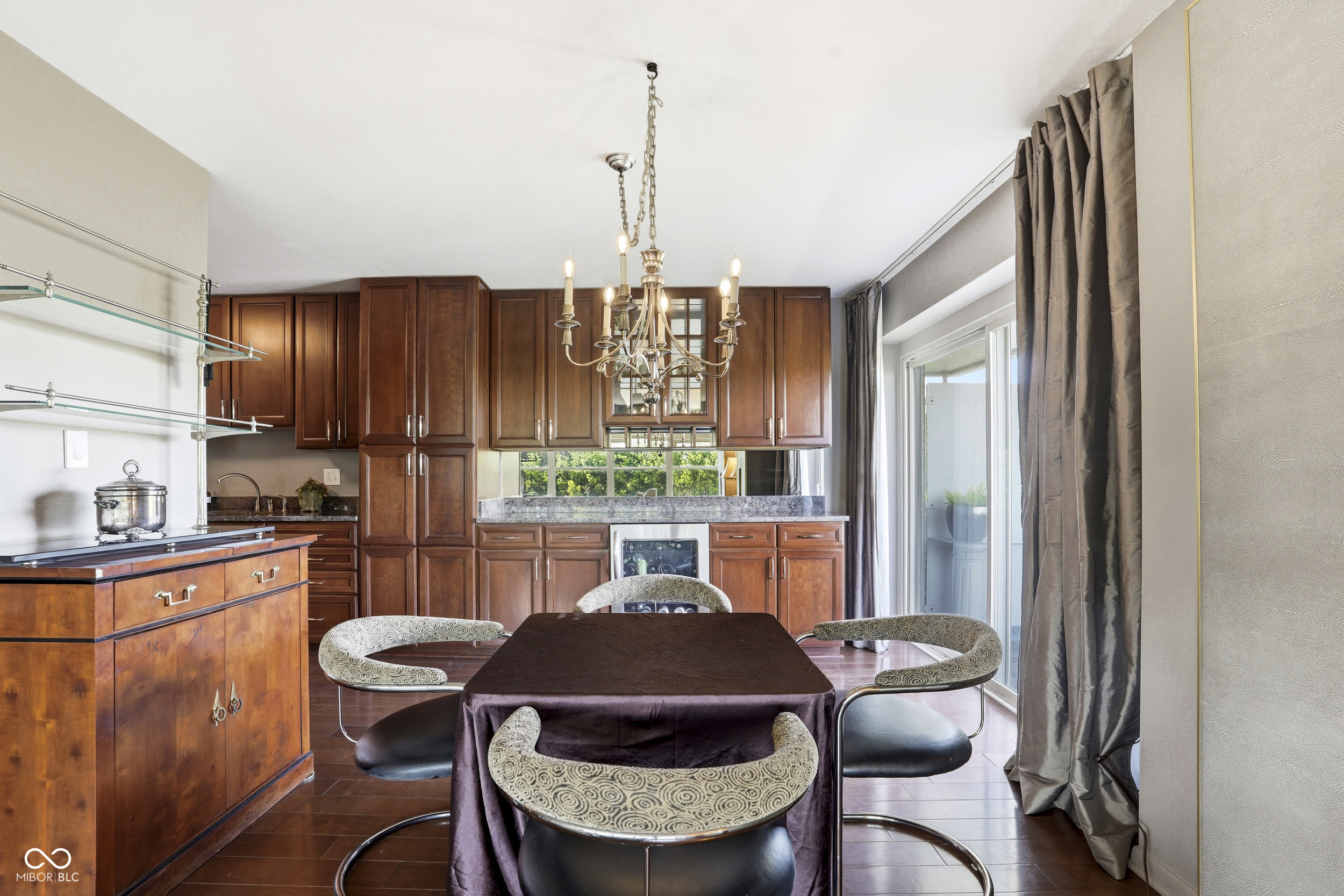 25 E 40th Street Unit: APT 6B