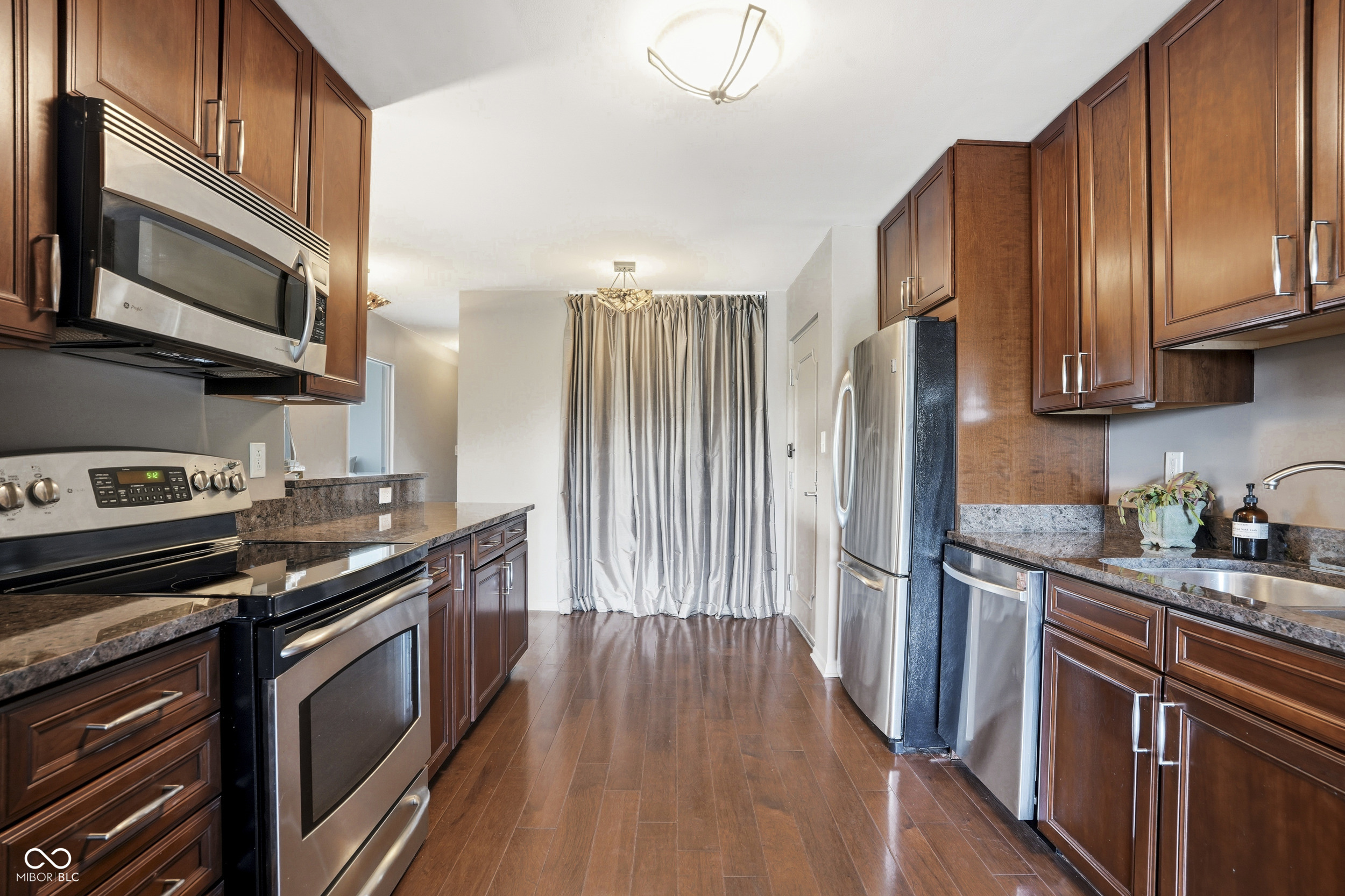 25 E 40th Street Unit: APT 6B