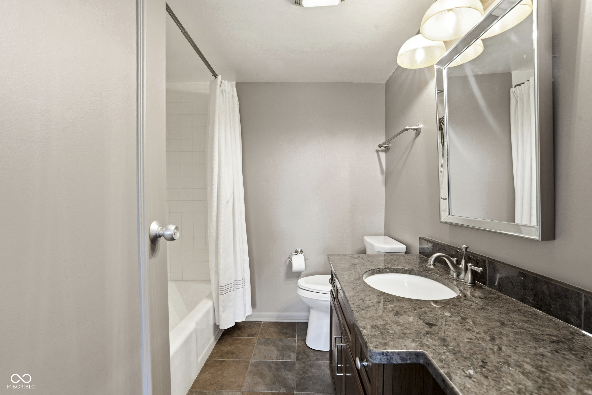 25 E 40th Street Unit: APT 6B