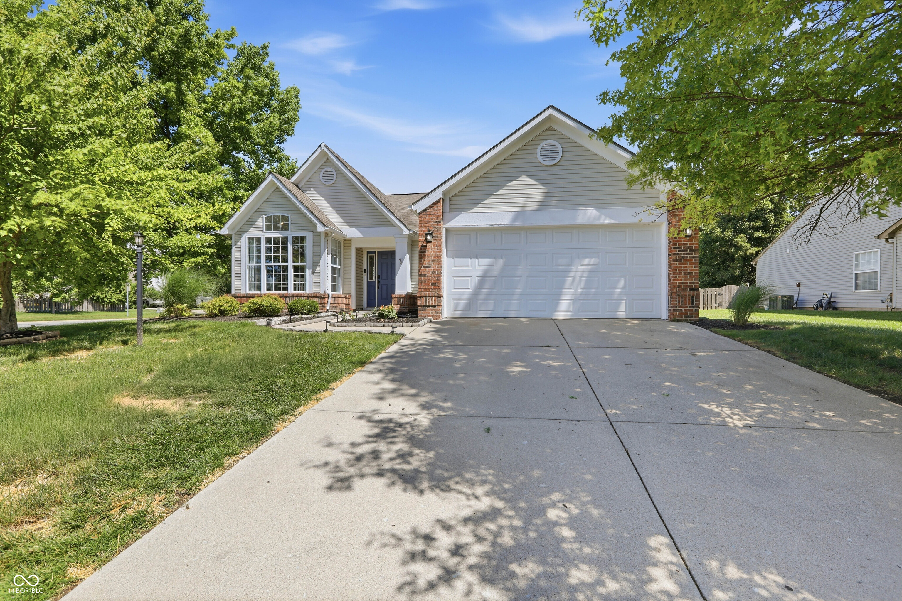 8940 Woodlark Drive
