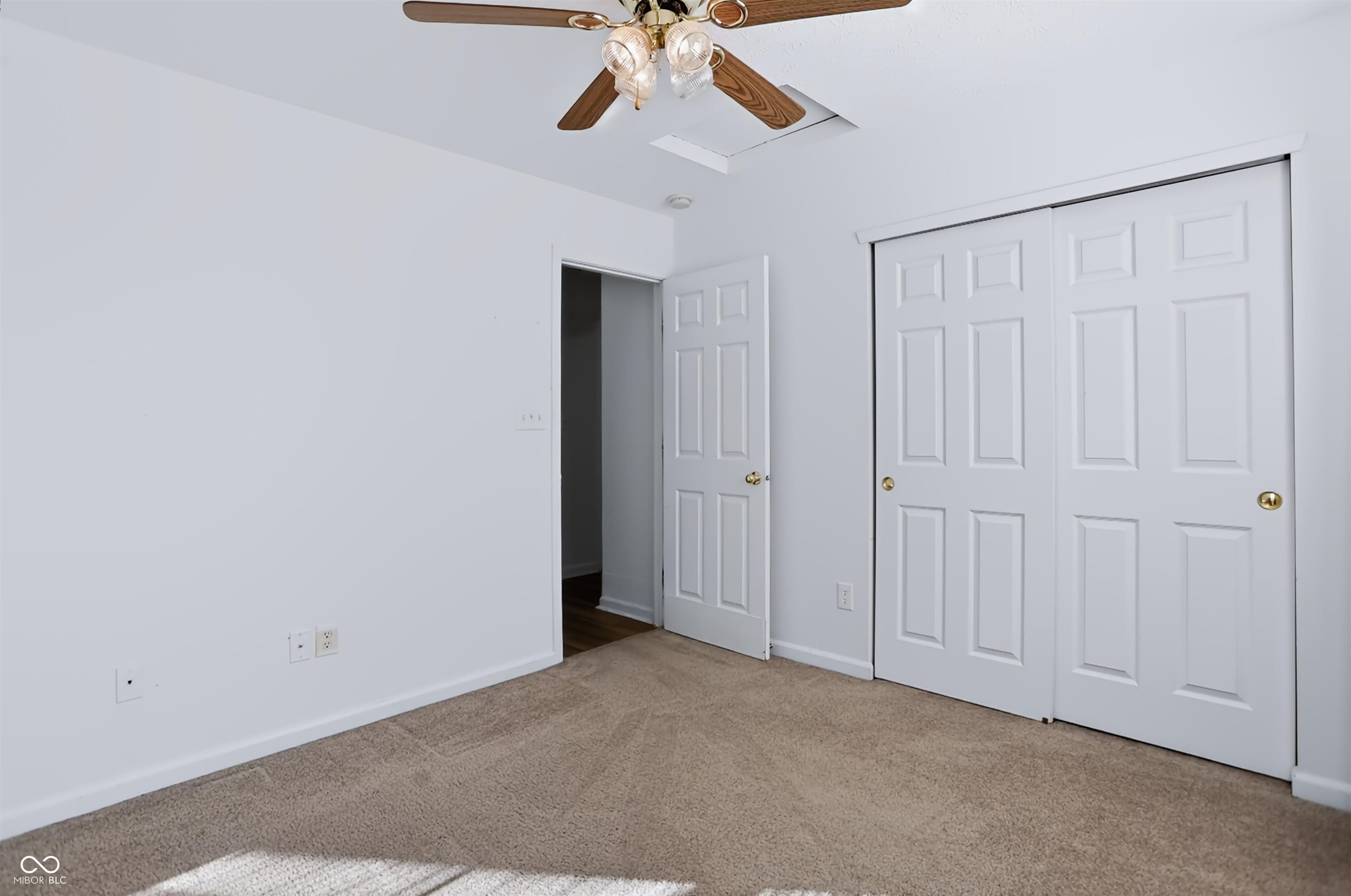 6904 N Laredo Drive