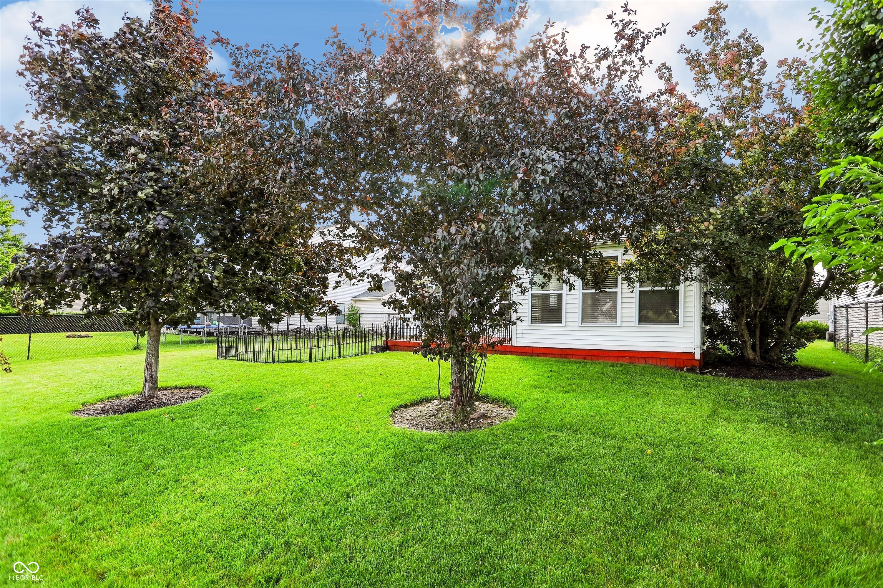 6904 N Laredo Drive