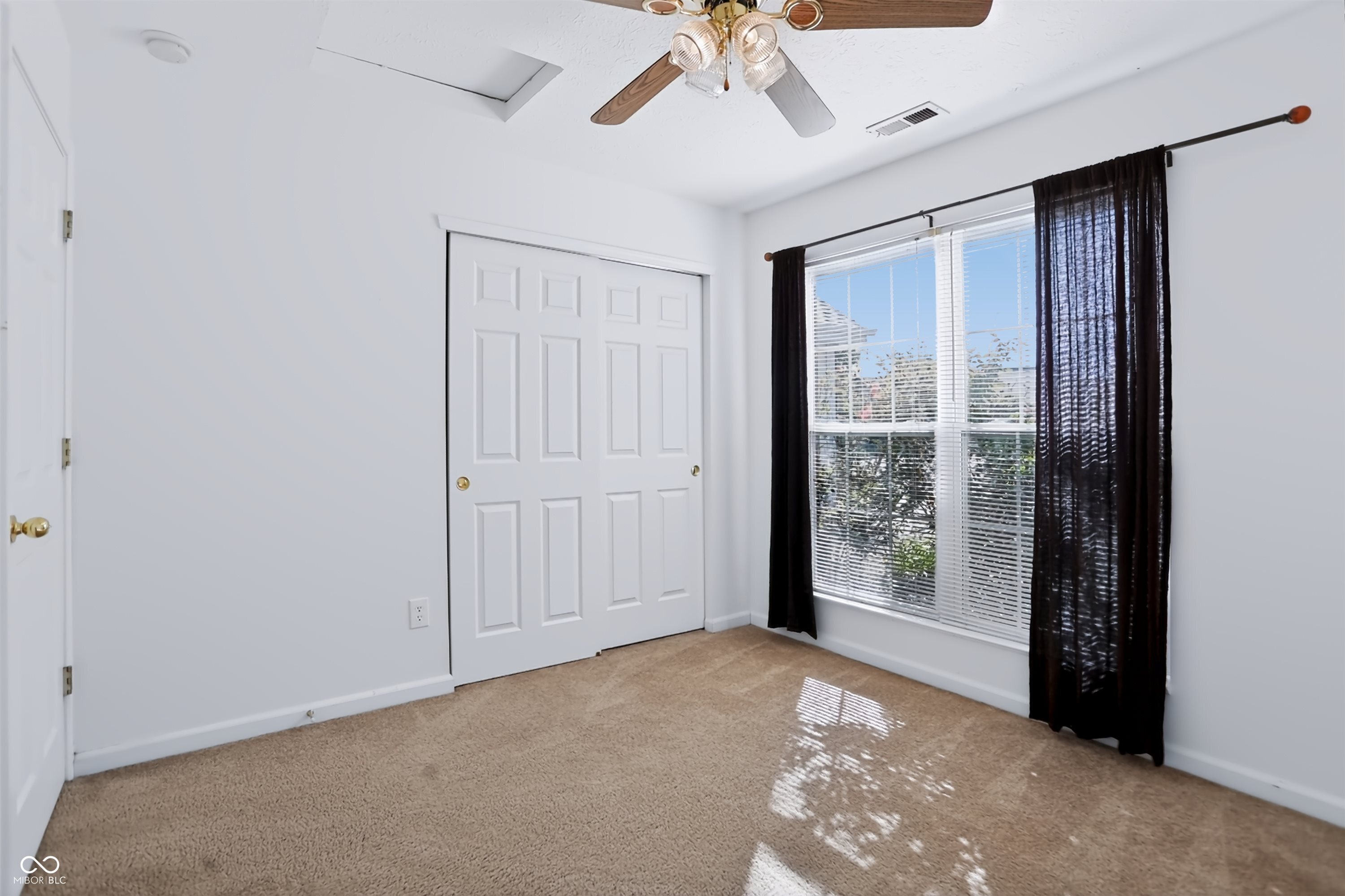 6904 N Laredo Drive