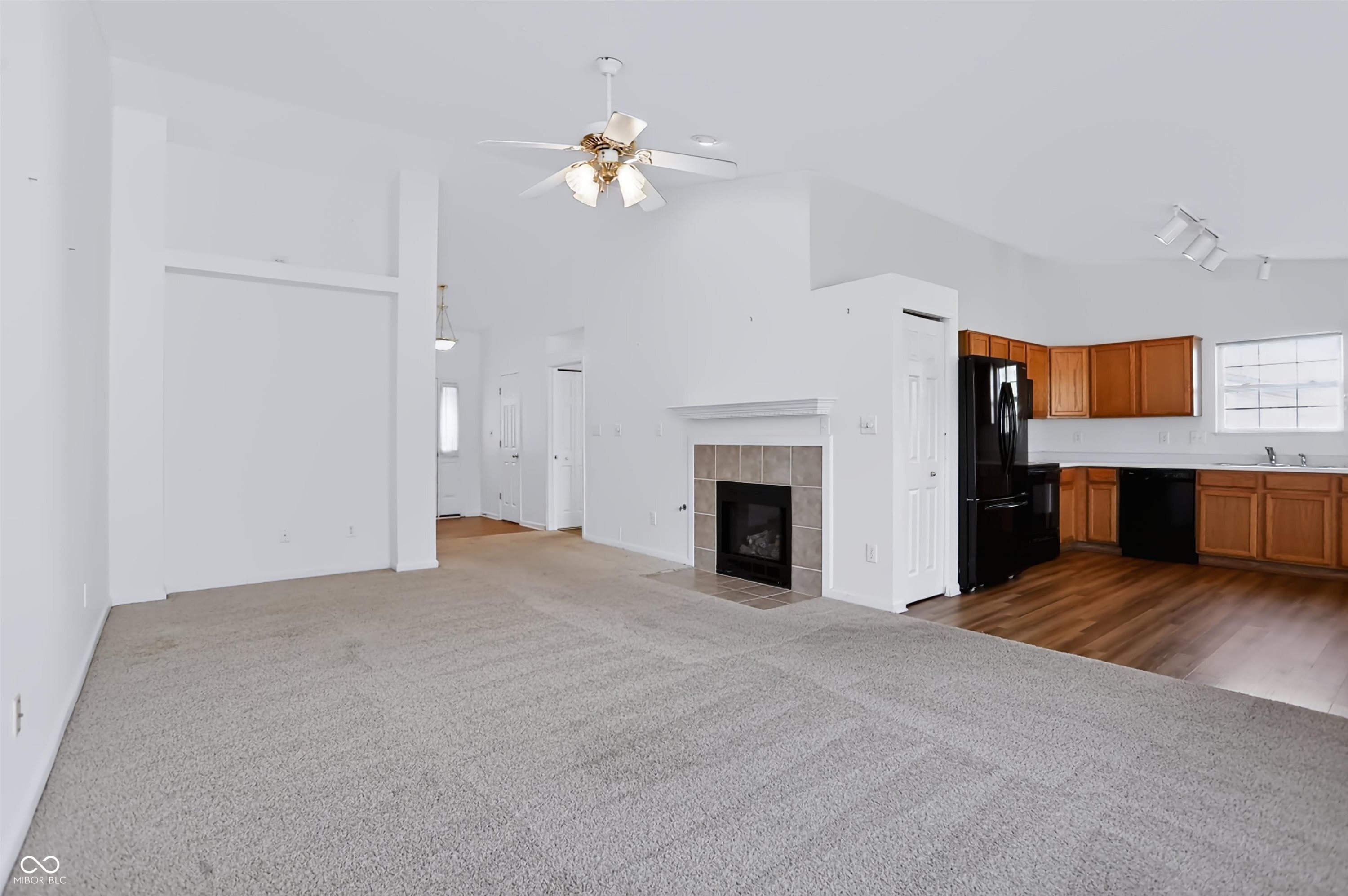 6904 N Laredo Drive