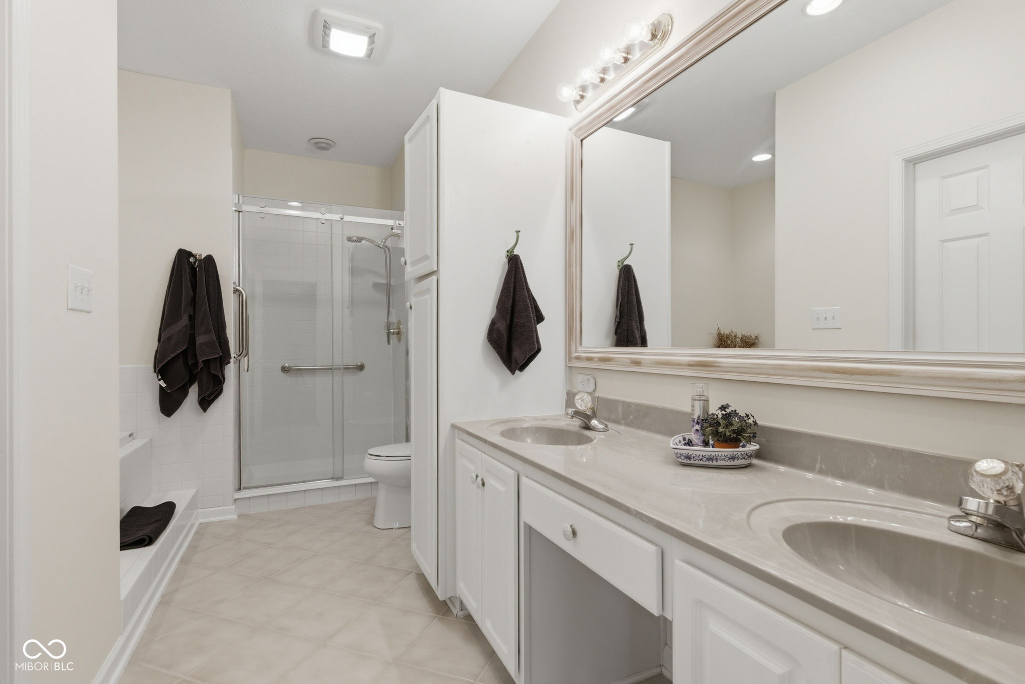 5813 Spruce Knoll Court