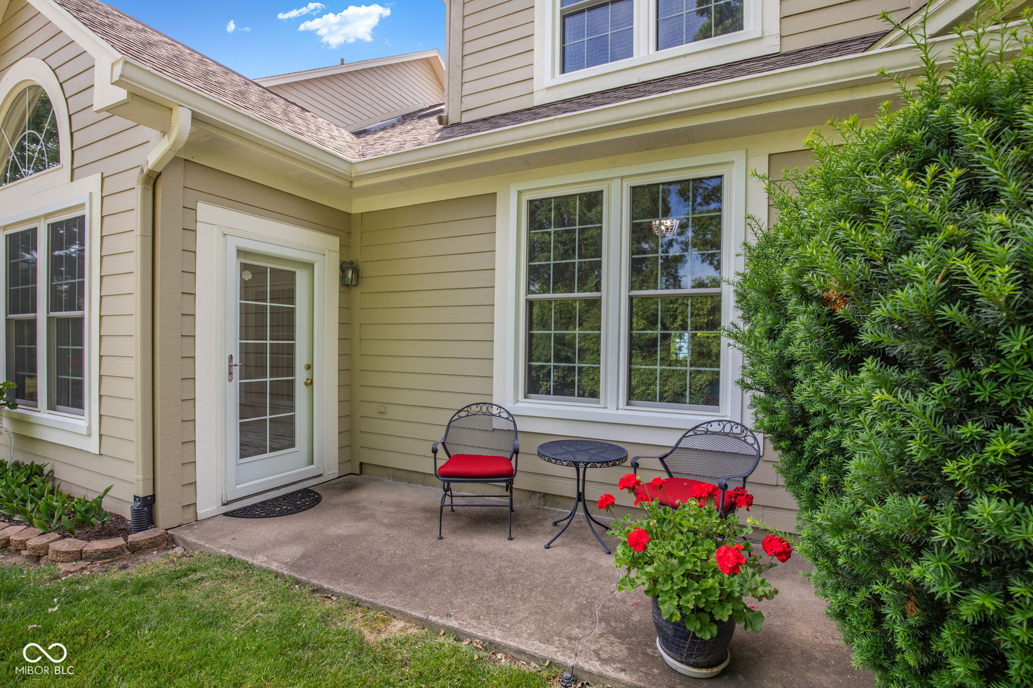 5813 Spruce Knoll Court