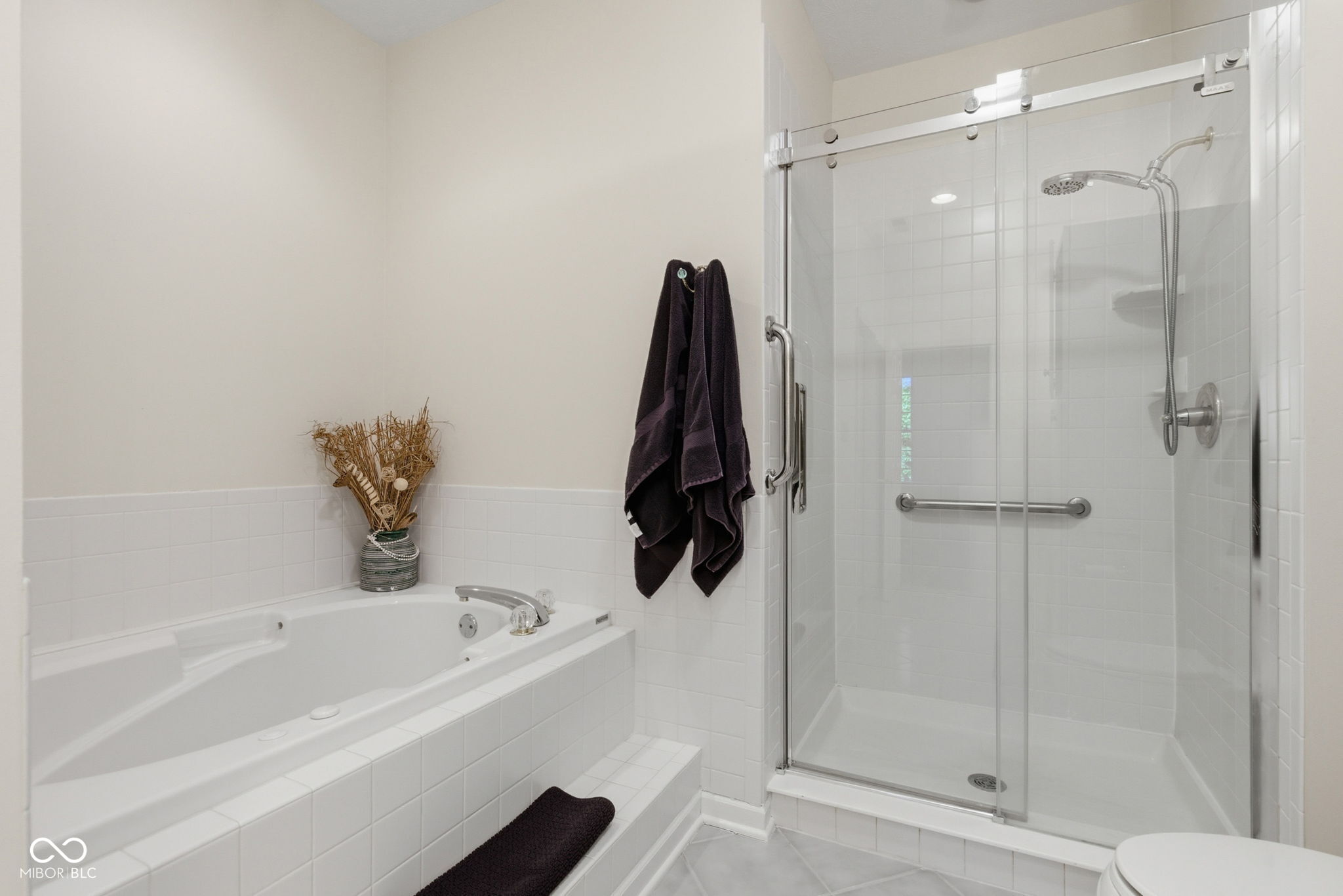 5813 Spruce Knoll Court