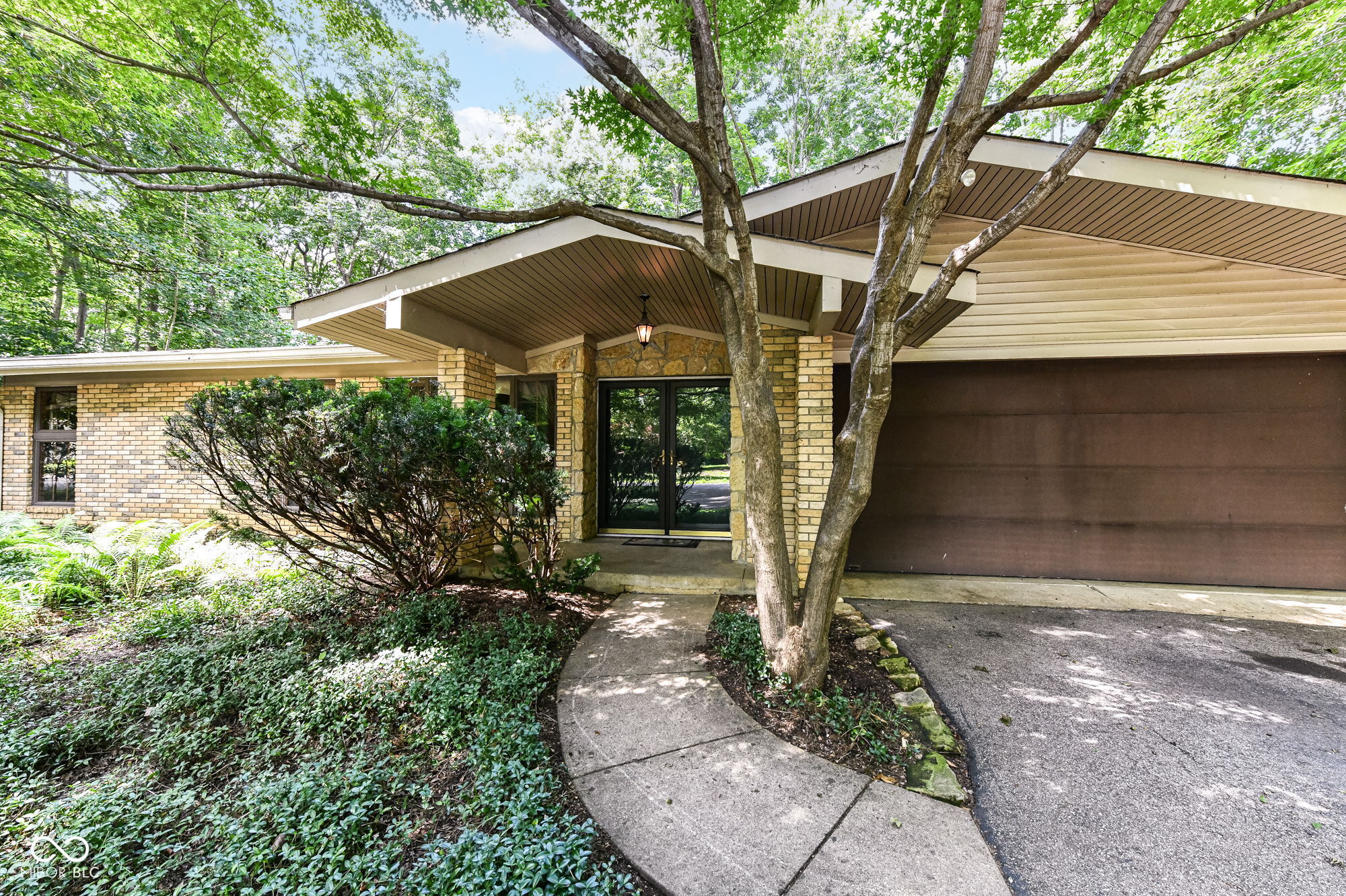 6012 Northwood Drive