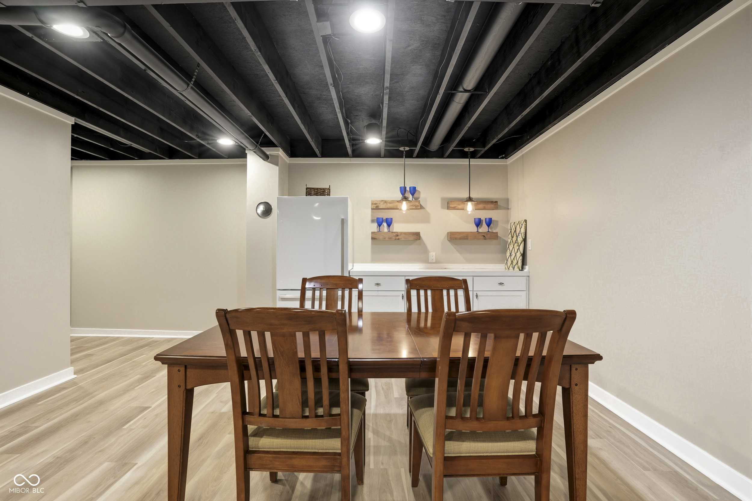 10827 Lexington