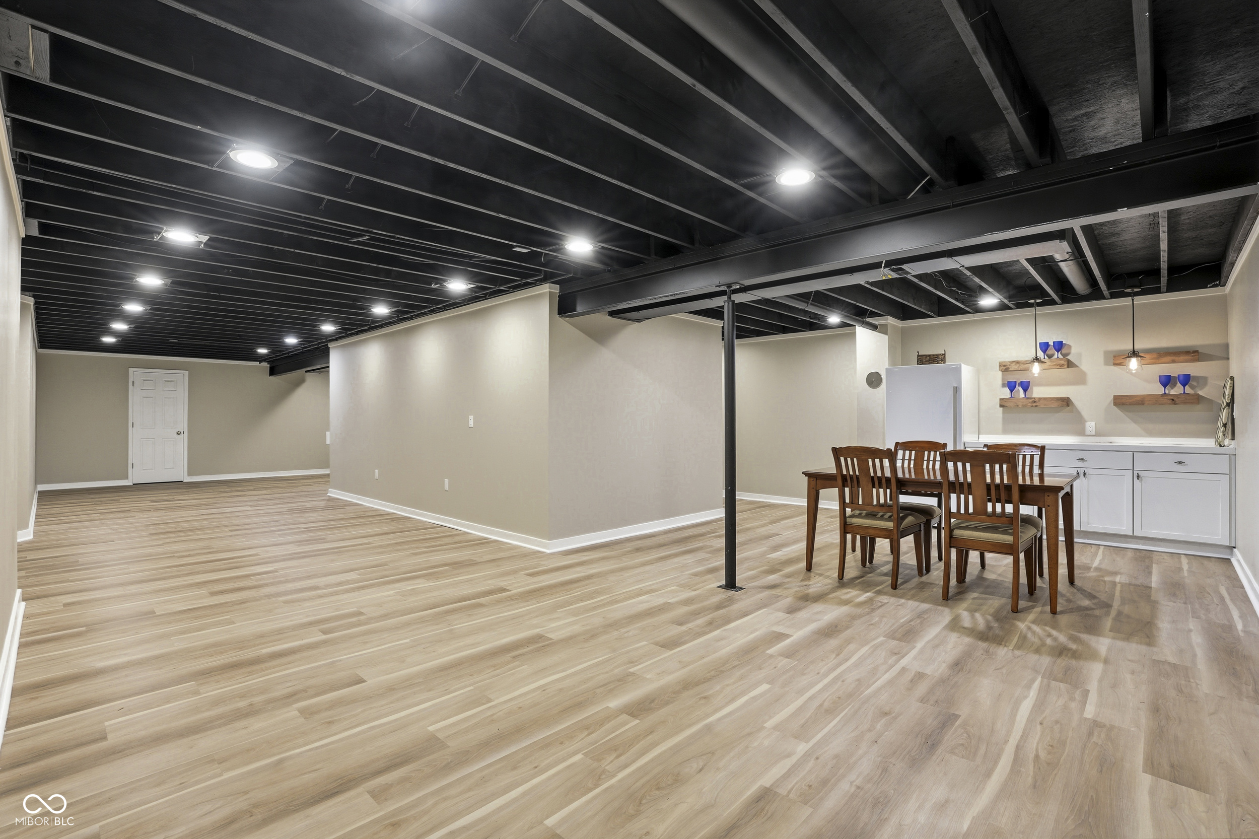 10827 Lexington