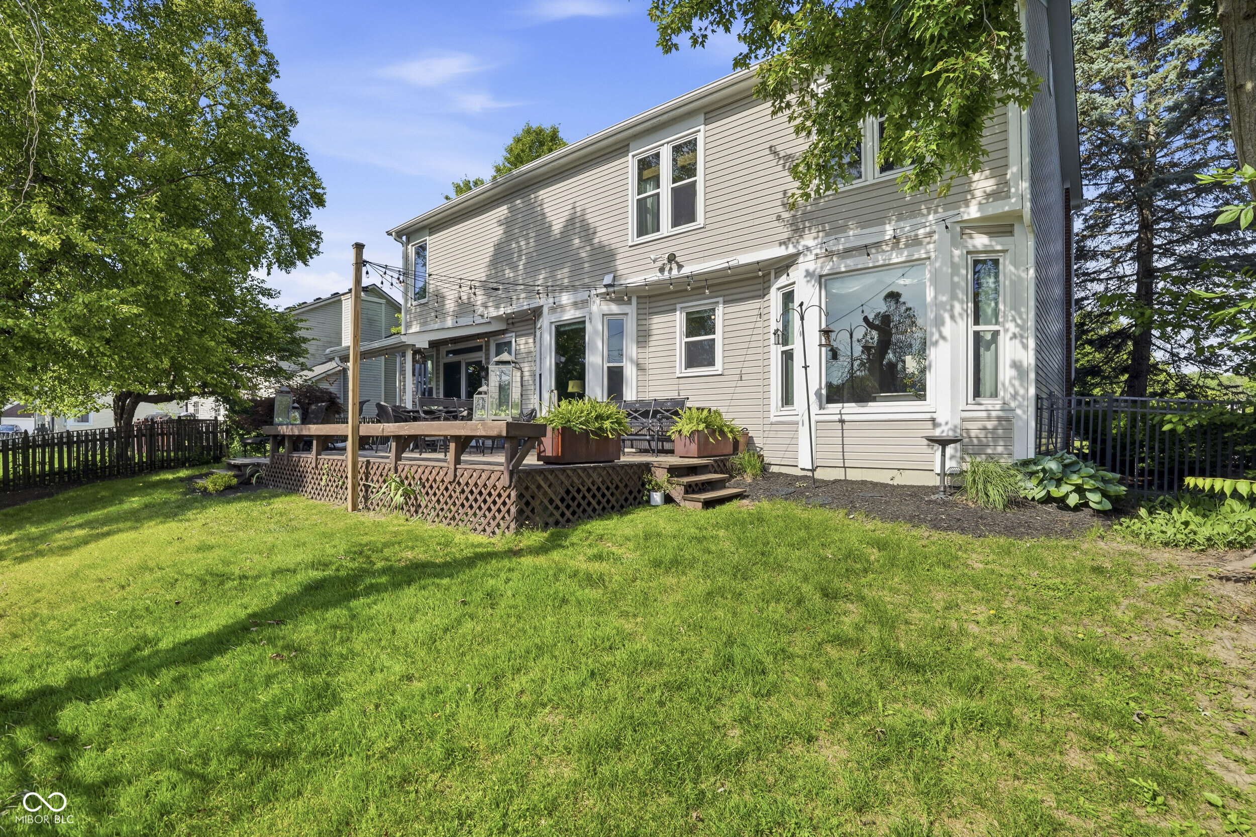 10827 Lexington