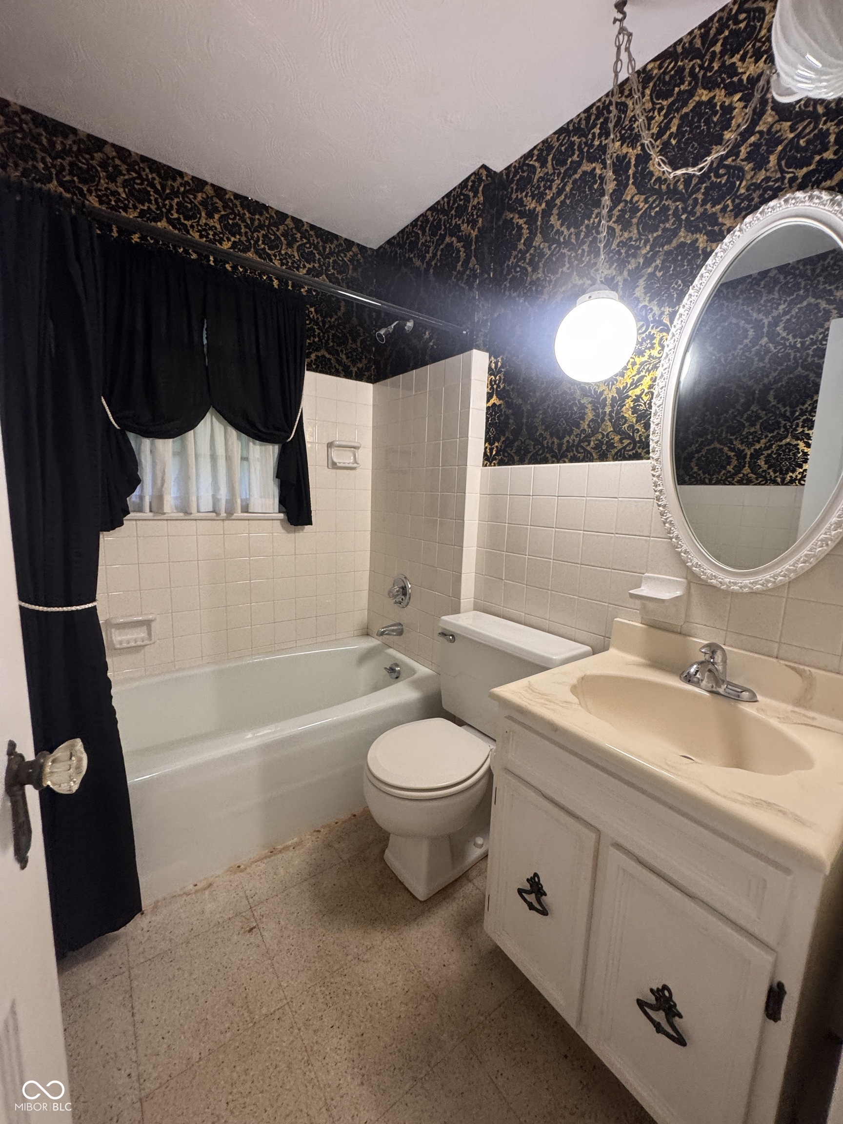 5924 Allisonville