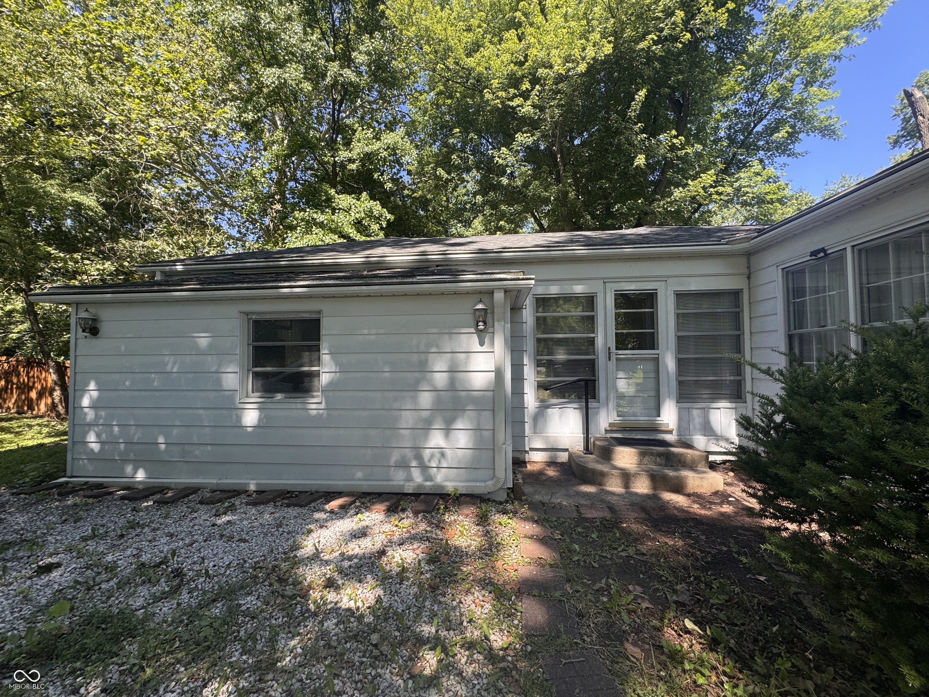 5924 Allisonville