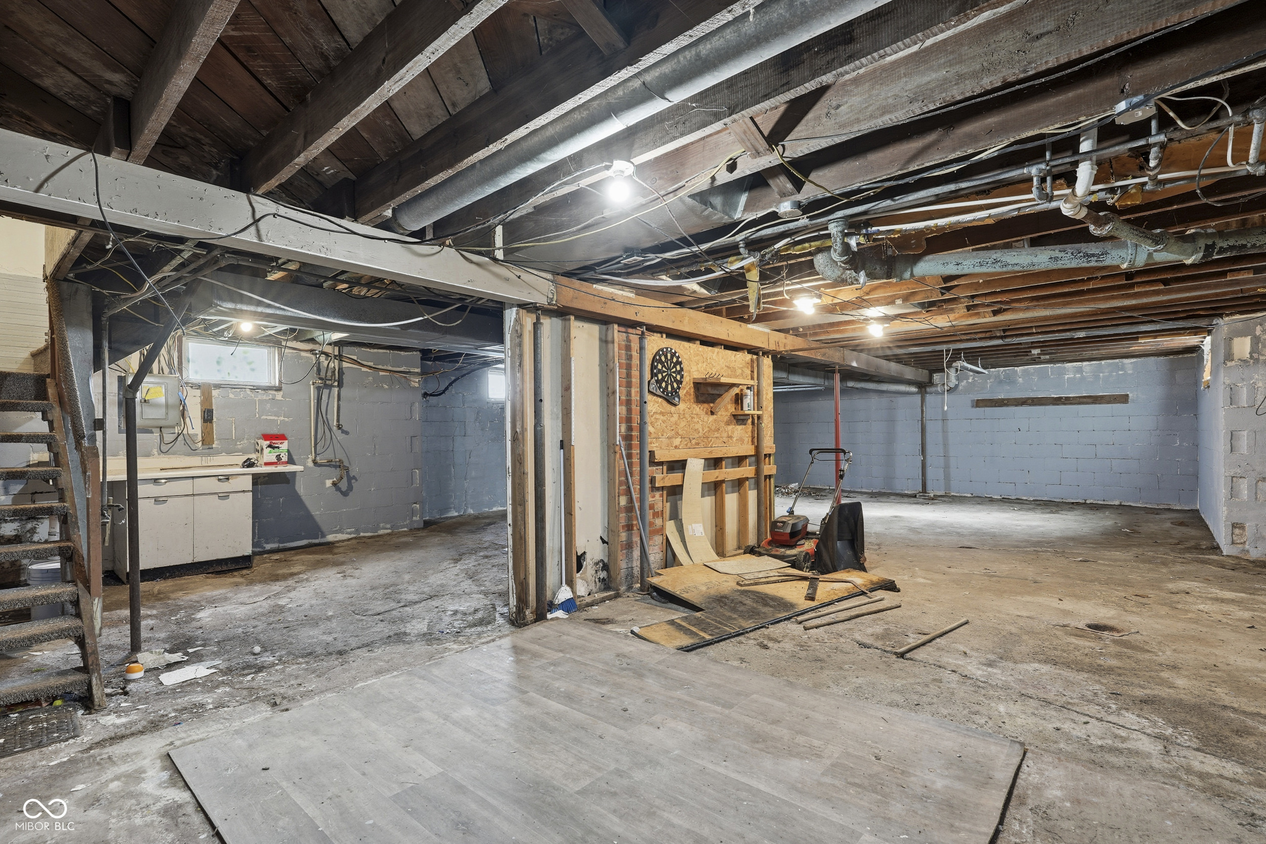 609 W Washington Street