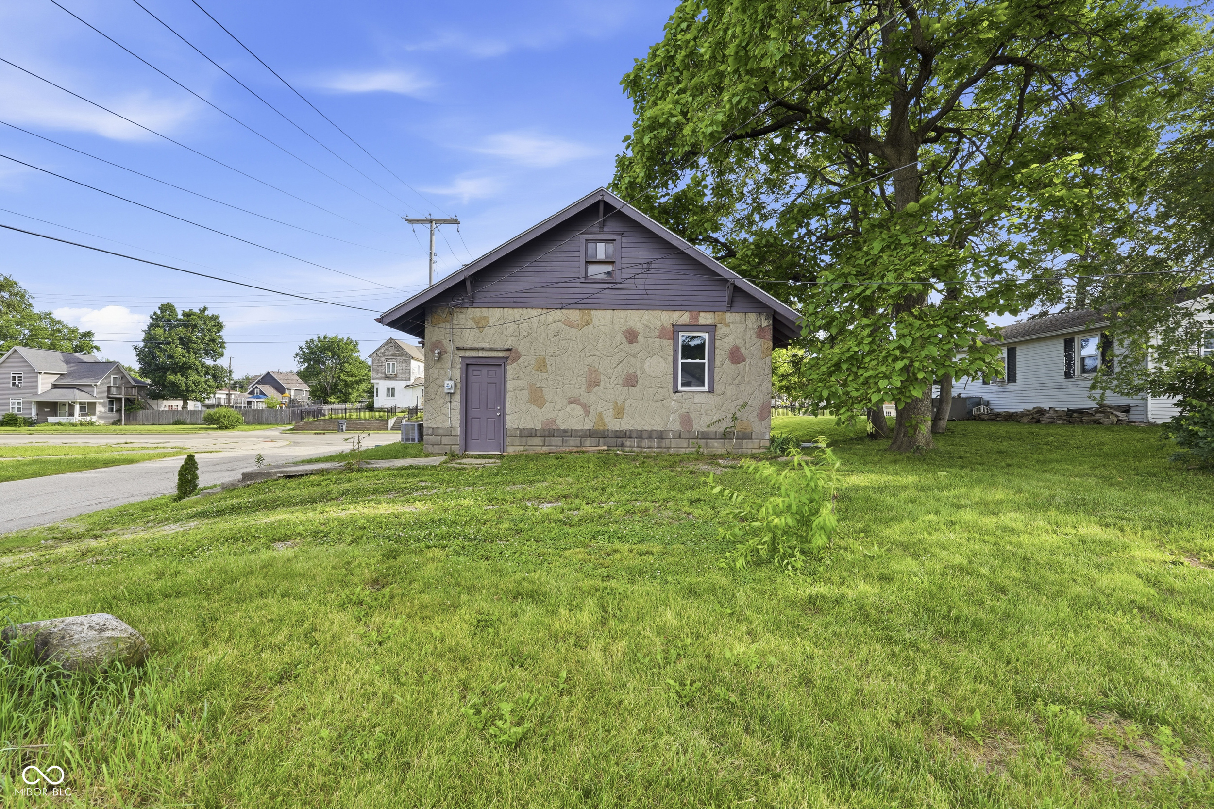 609 W Washington Street