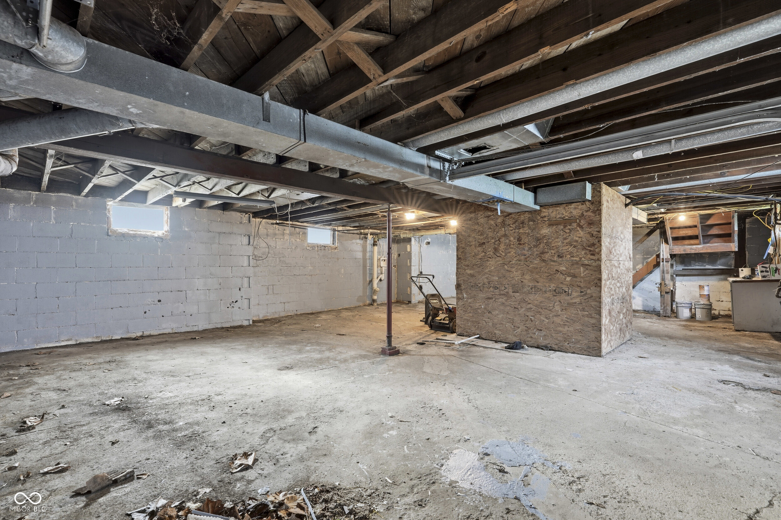 609 W Washington Street