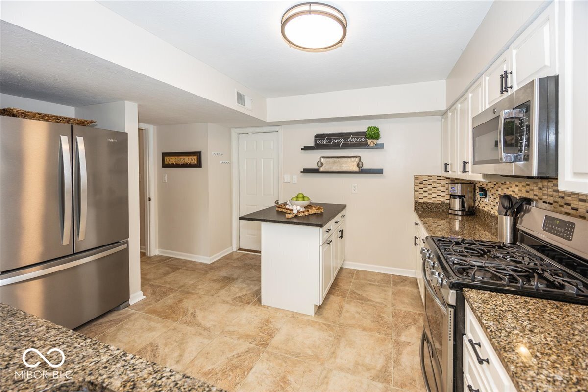 8207 Shorewalk Drive