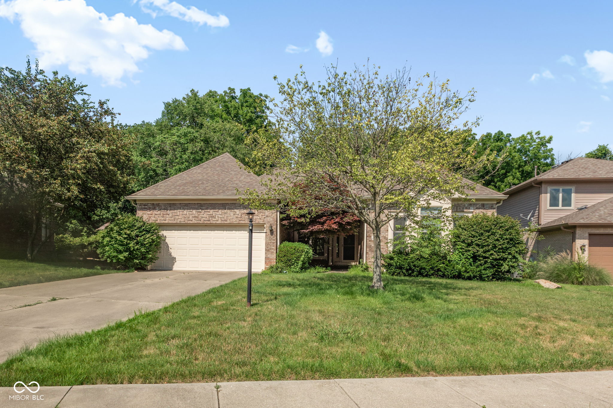 7126 Lakeside Woods Drive