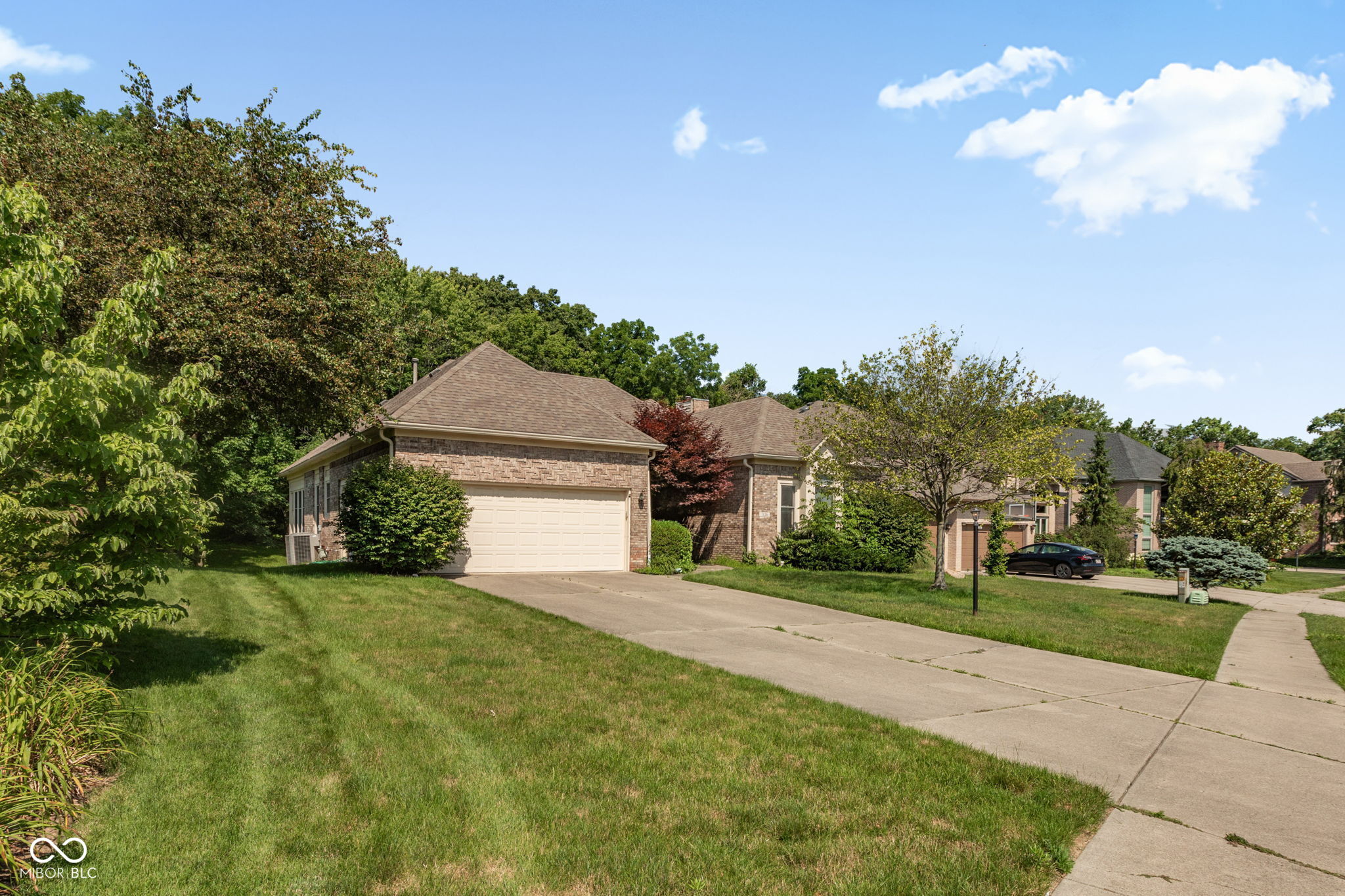 7126 Lakeside Woods Drive