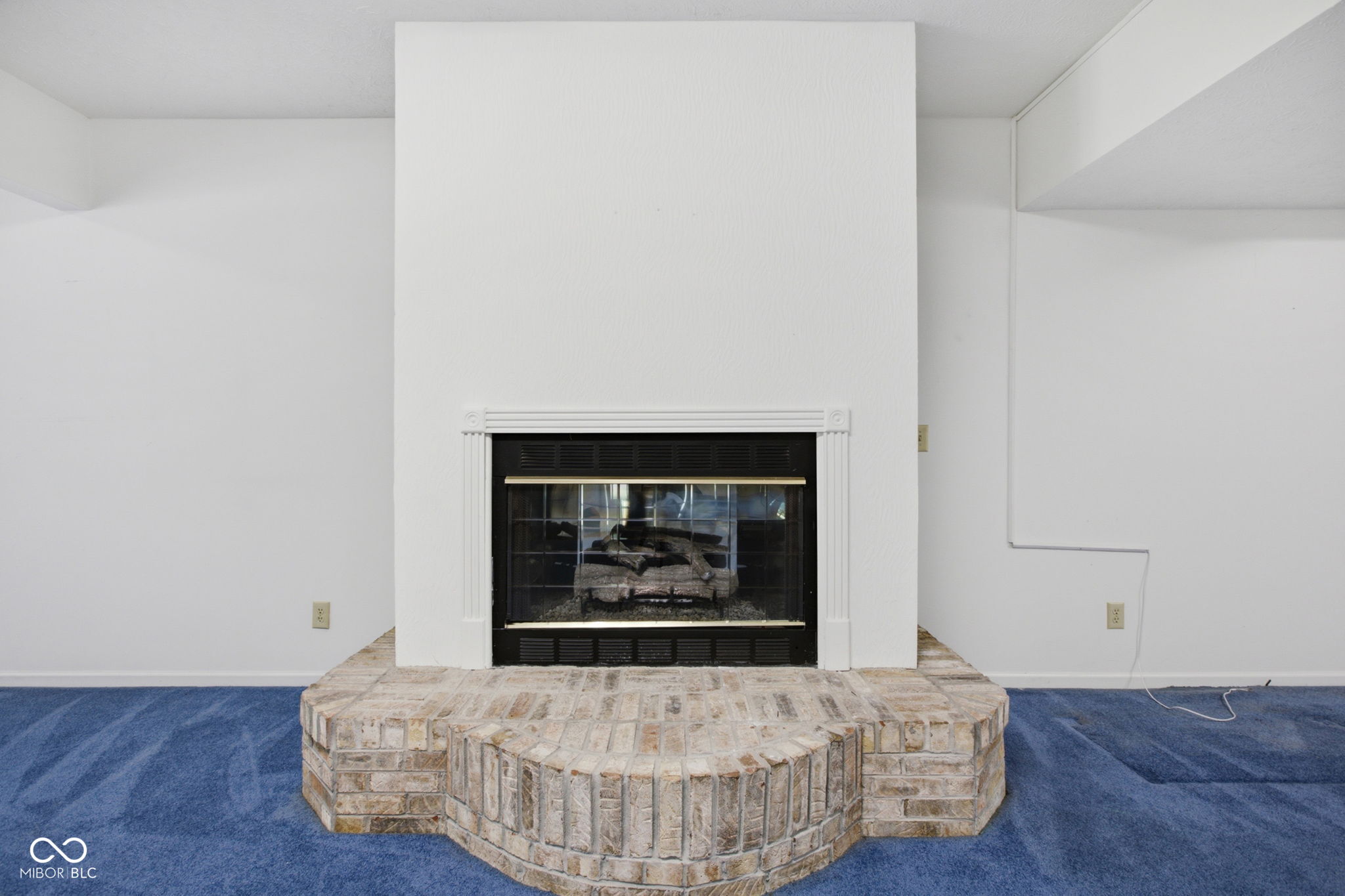7126 Lakeside Woods Drive