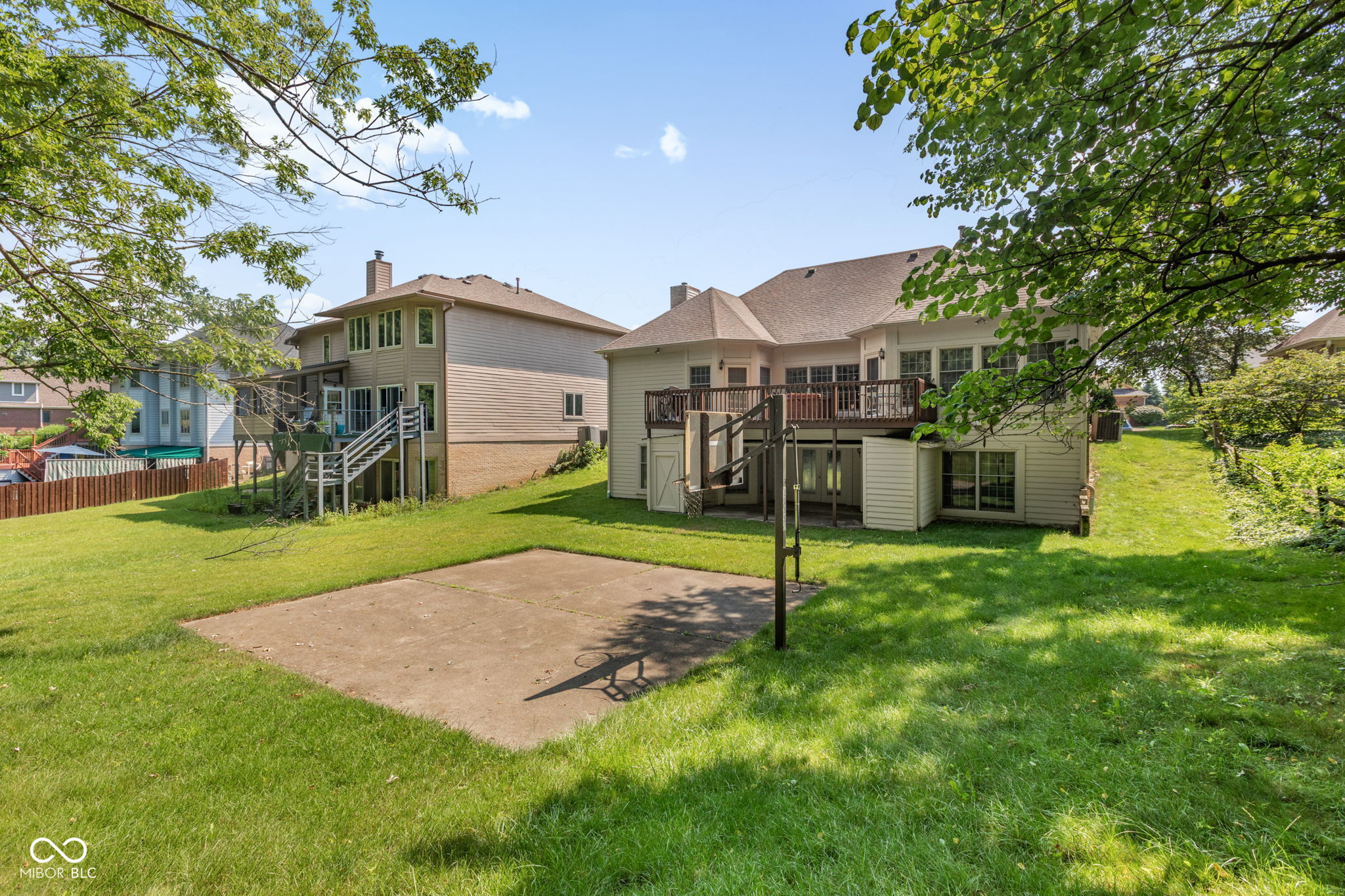 7126 Lakeside Woods Drive