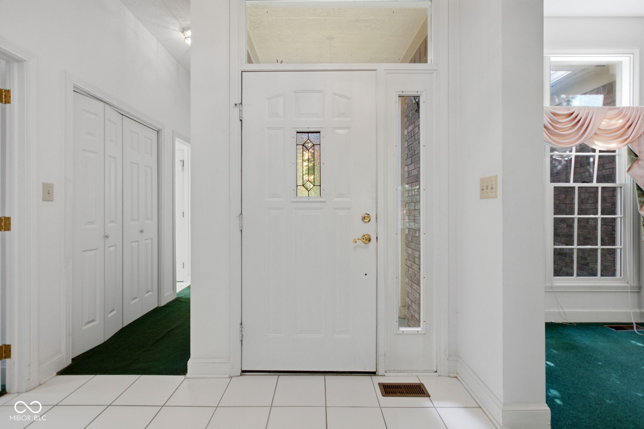 7126 Lakeside Woods Drive