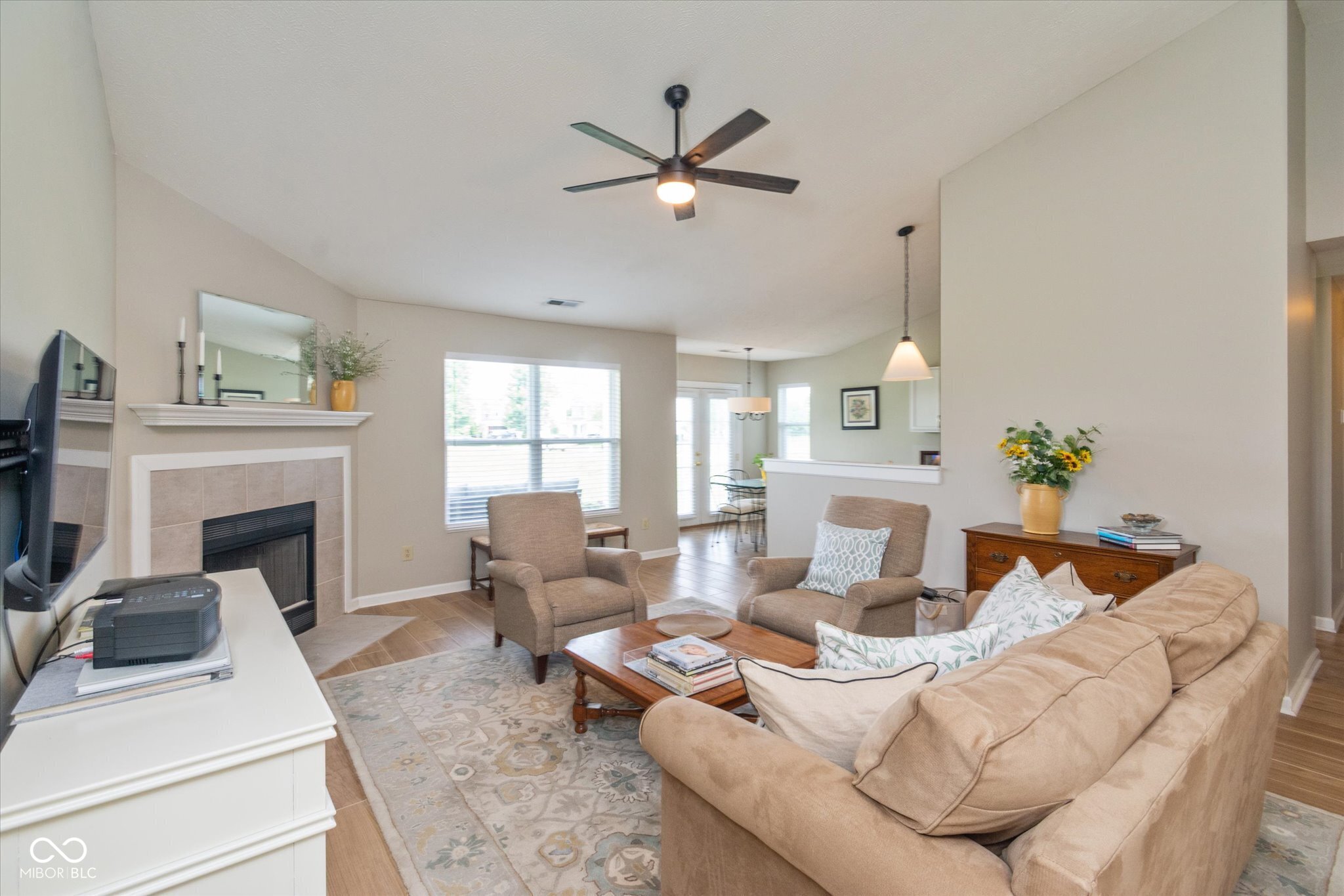 4530 Golden Hinde Way