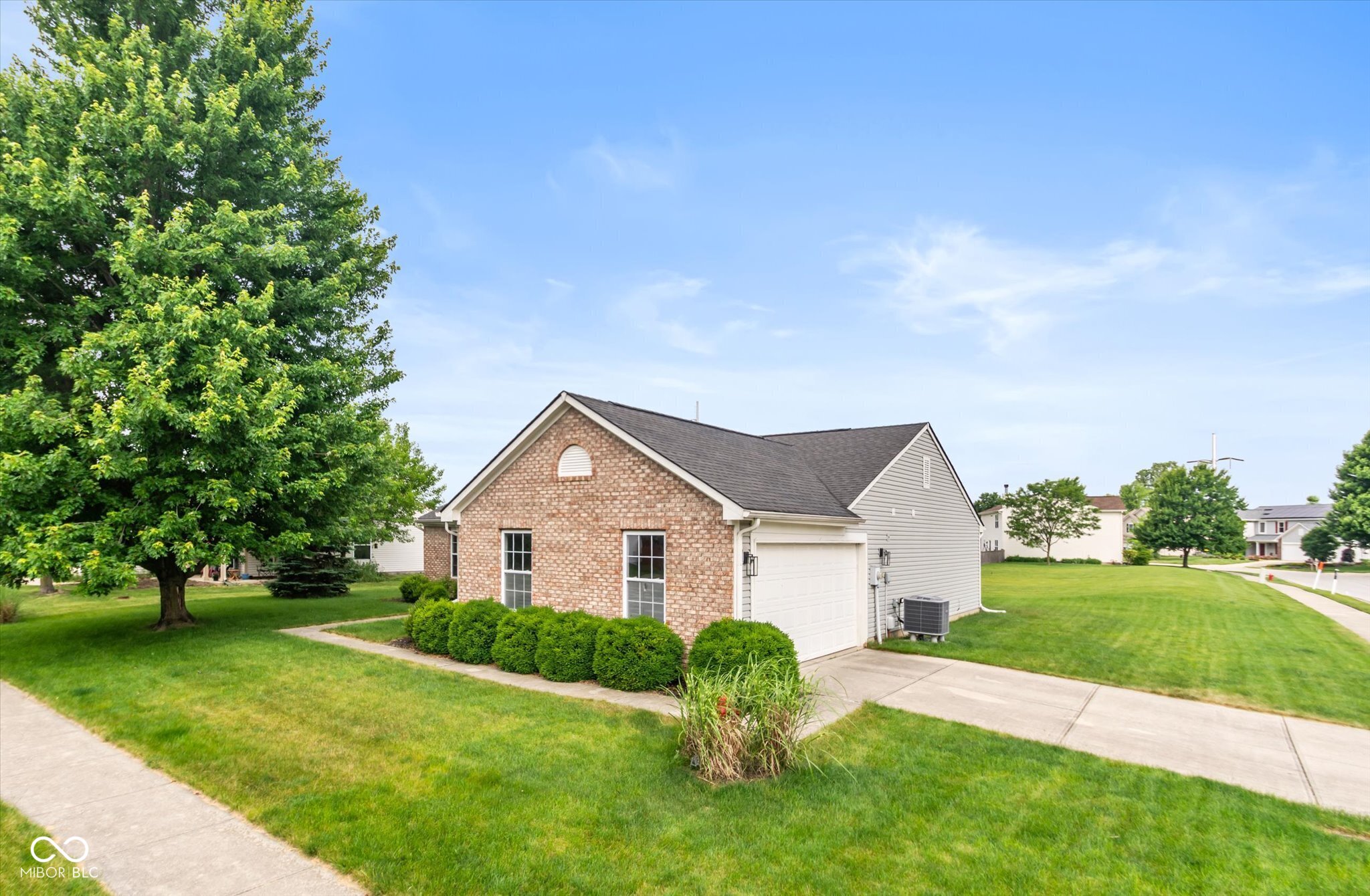 4530 Golden Hinde Way