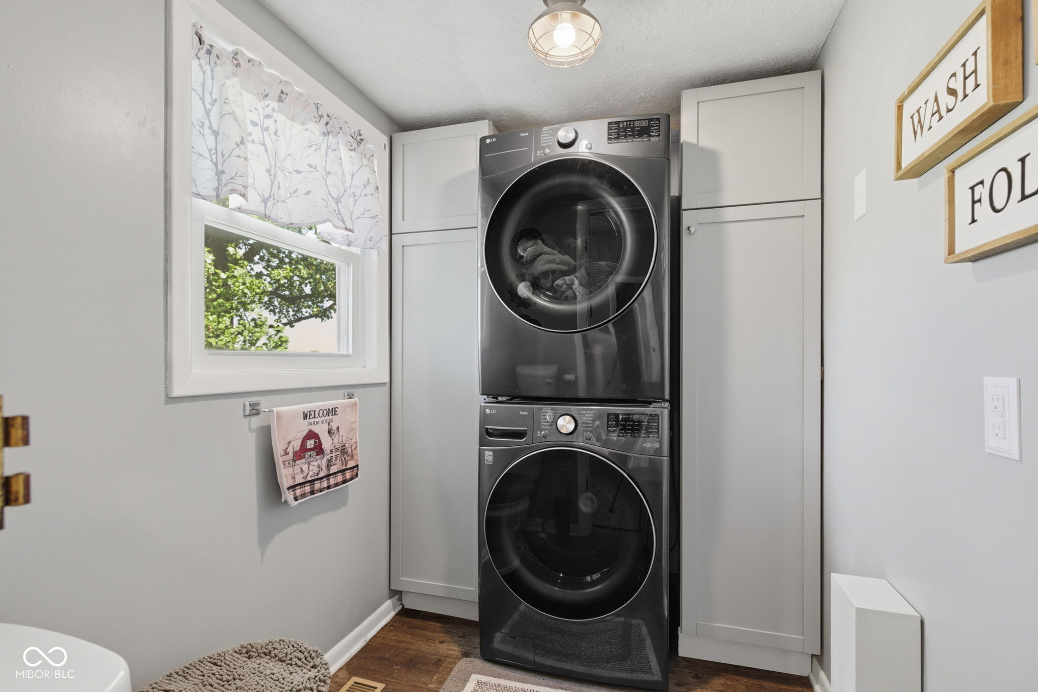 2055 W 600 S