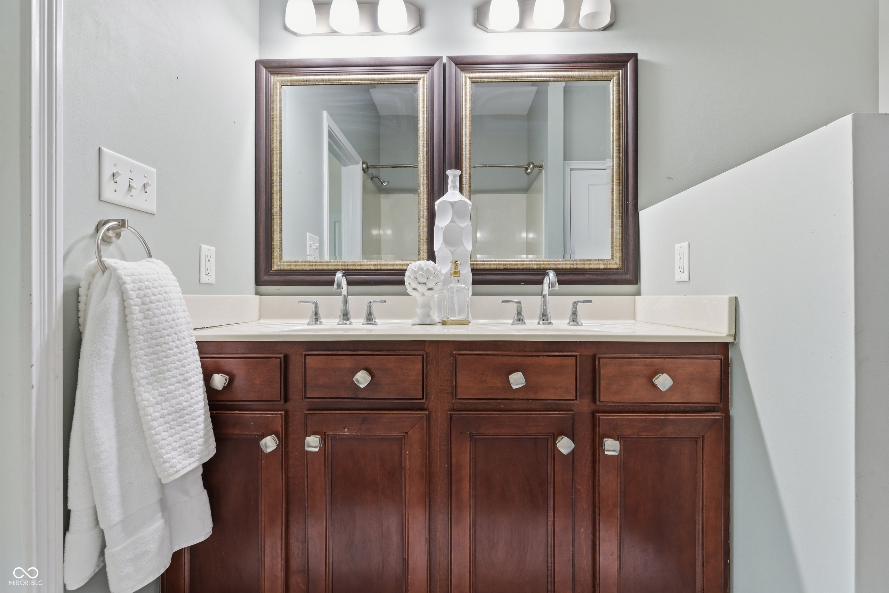 225 N New Jersey Street Unit: APT 23