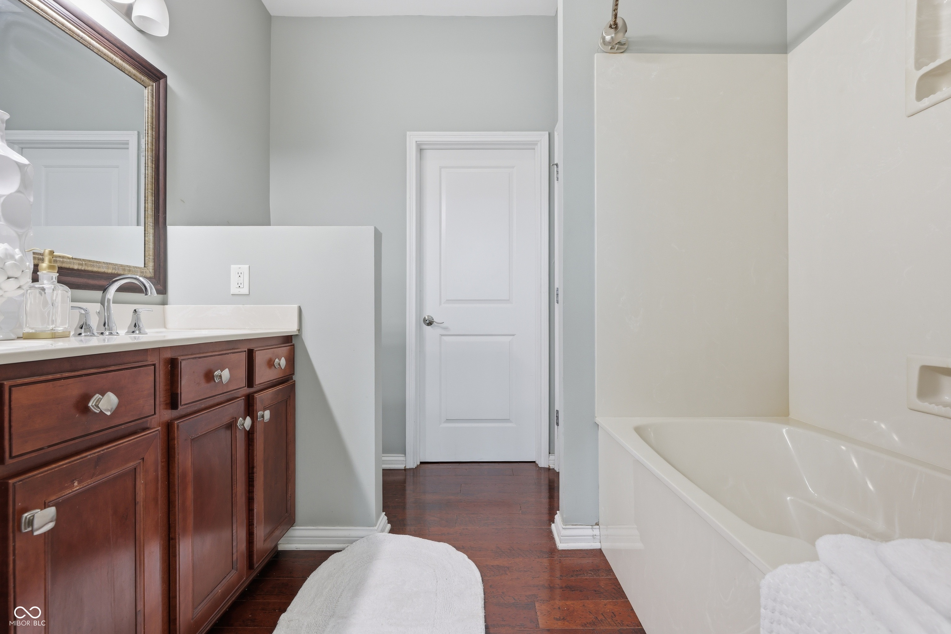 225 N New Jersey Street Unit: APT 23