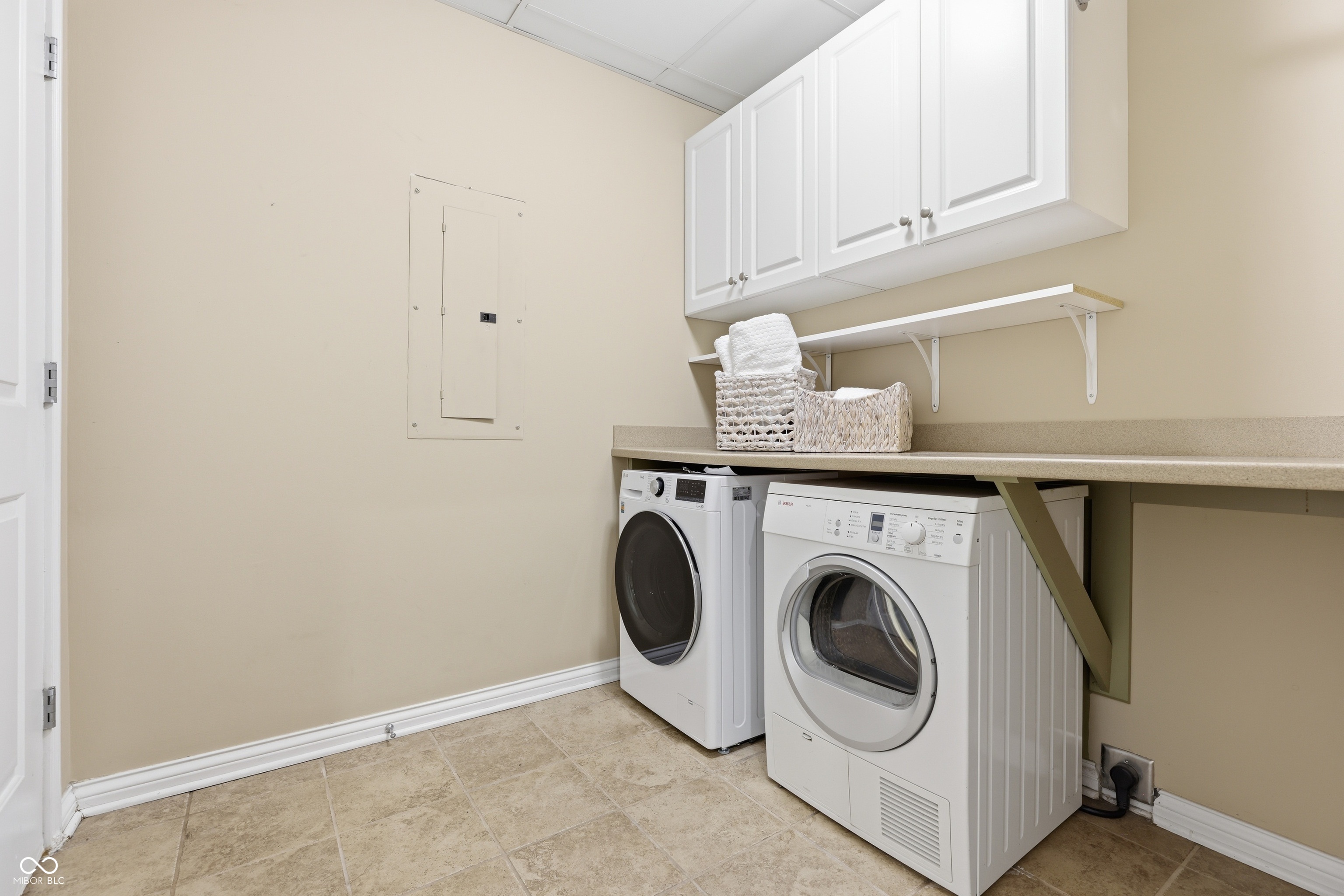 225 N New Jersey Street Unit: APT 23