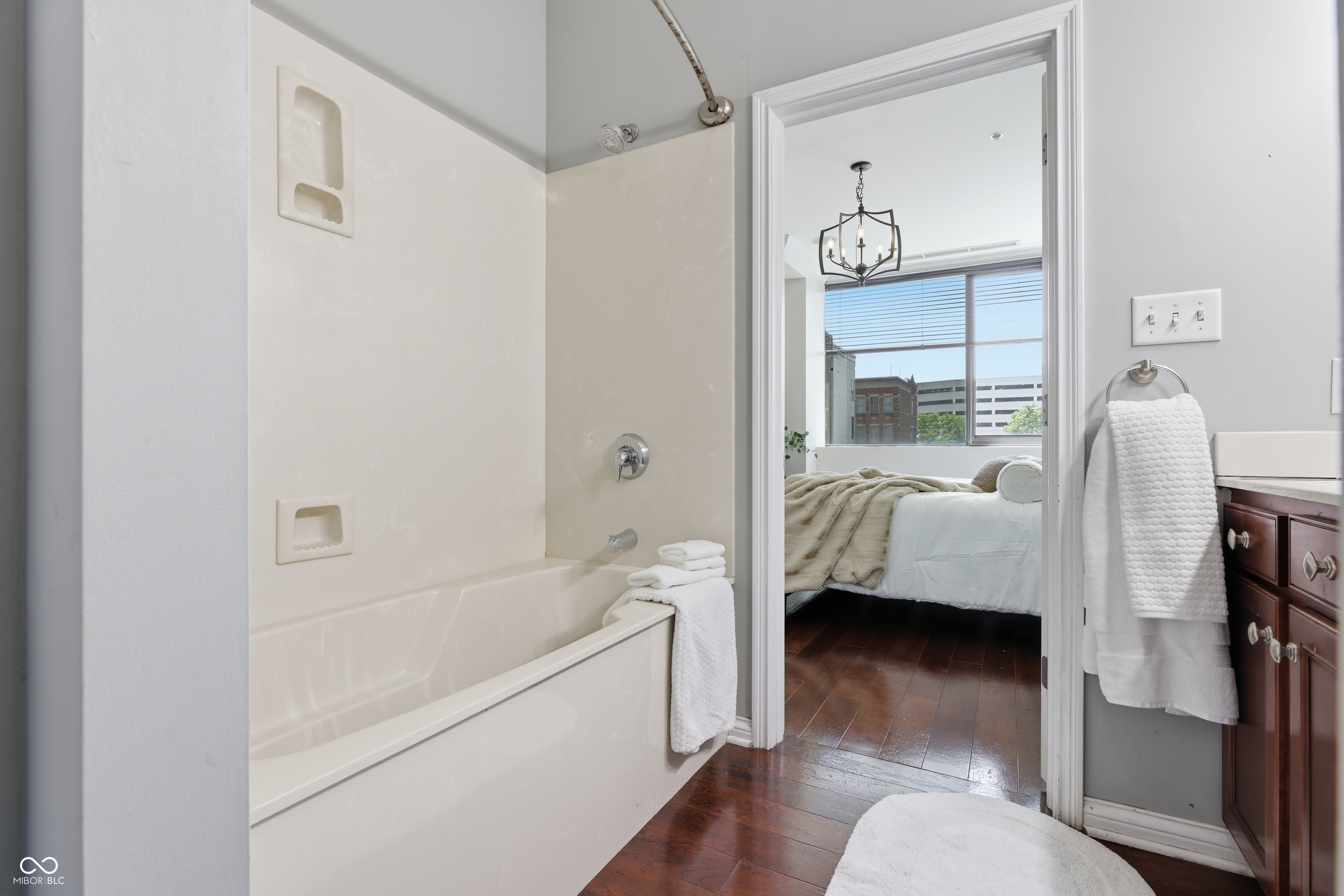 225 N New Jersey Street Unit: APT 23