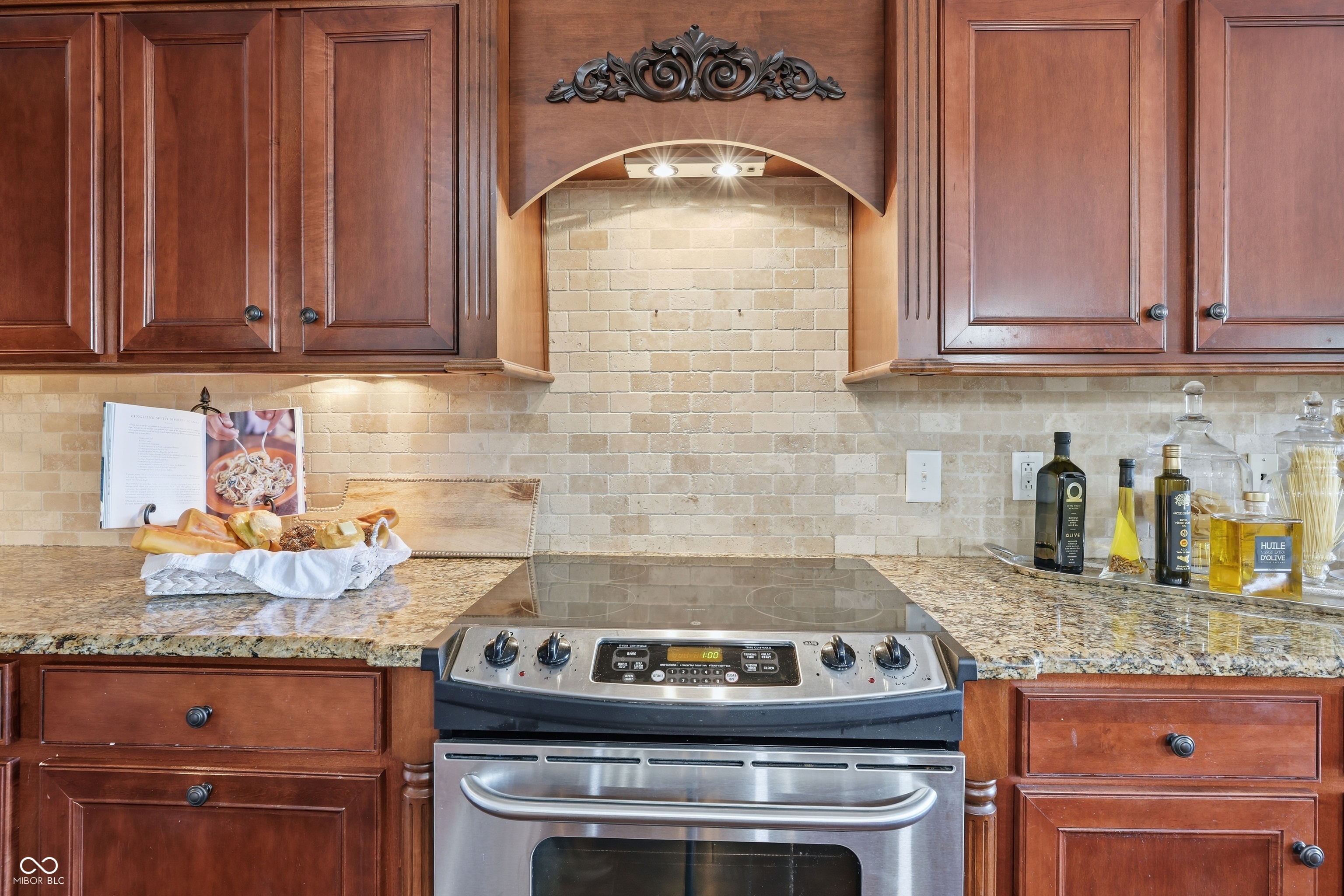 225 N New Jersey Street Unit: APT 23