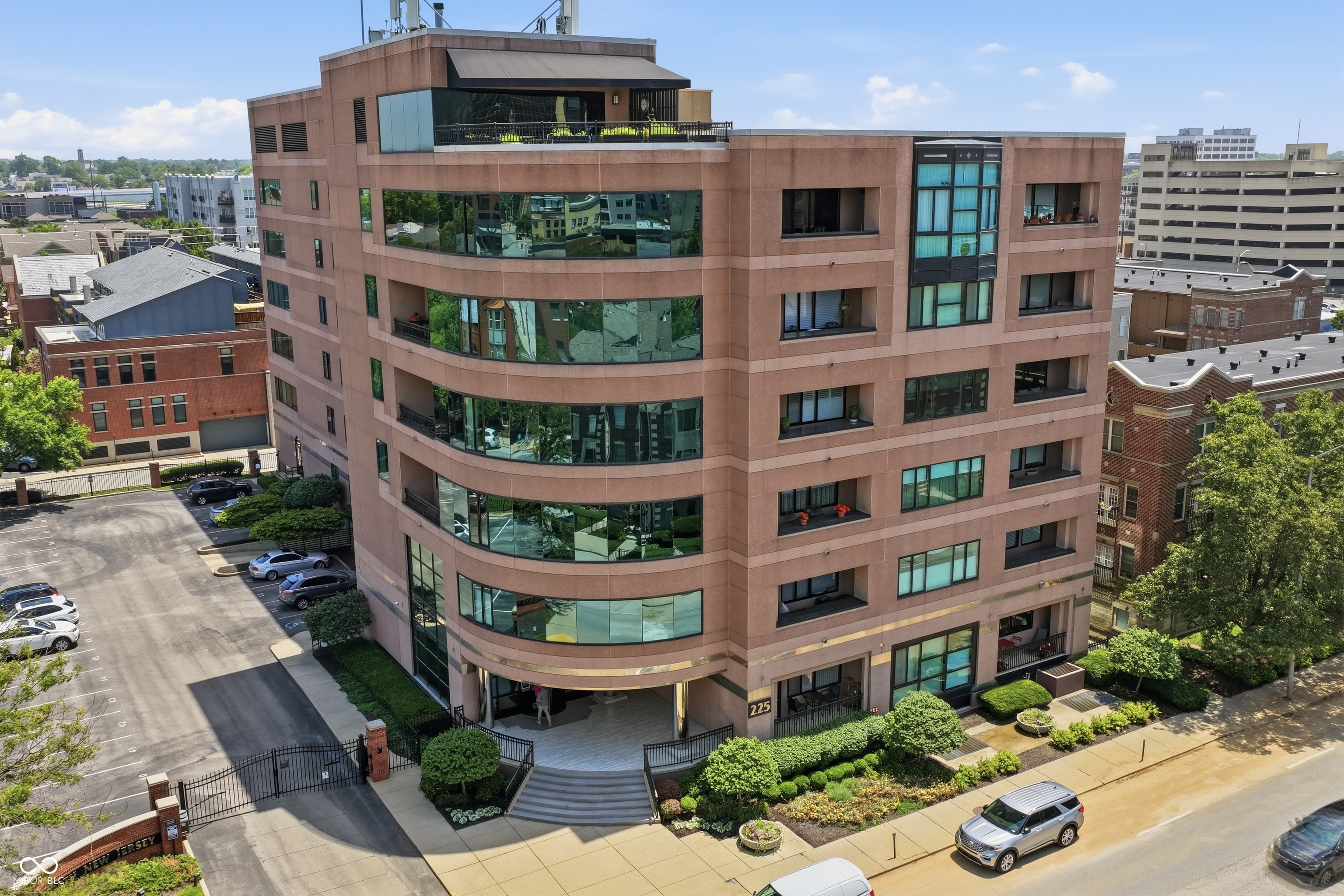 225 N New Jersey Street Unit: APT 23