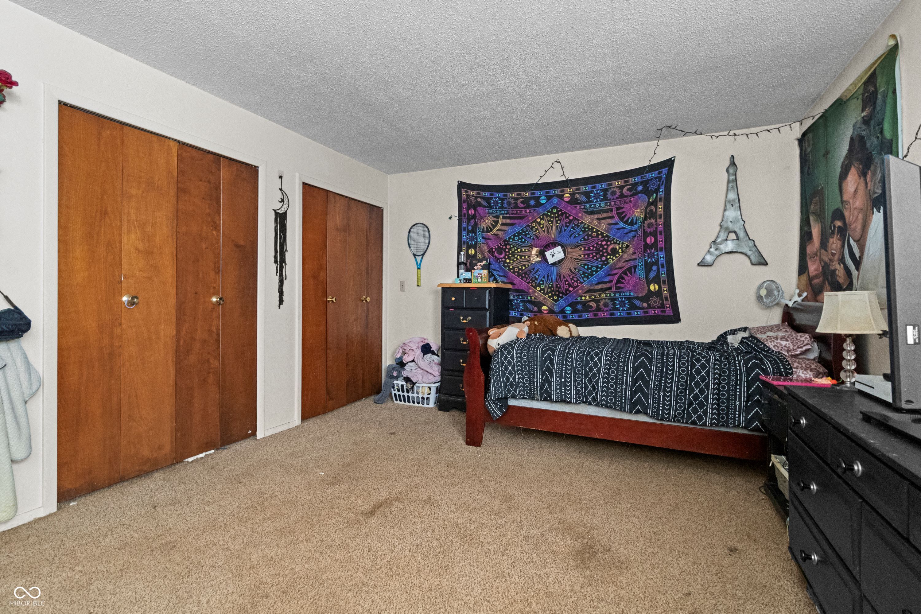 5304 5306 Hemlock