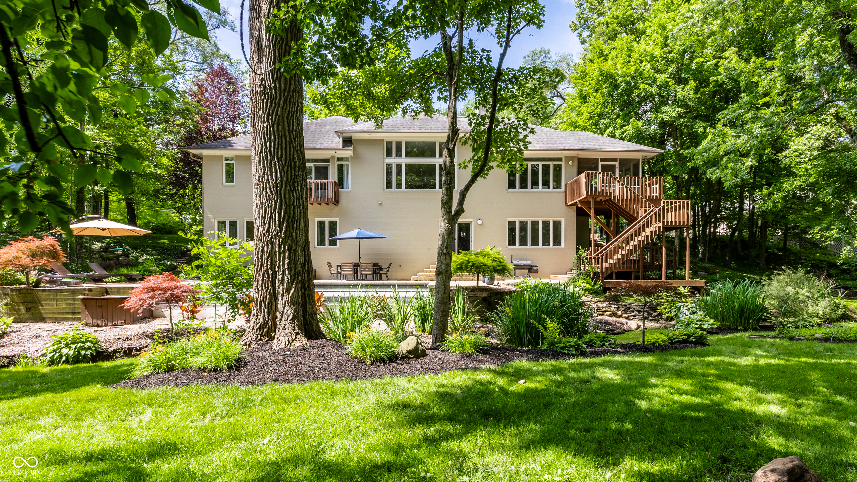 8040 88th Street W