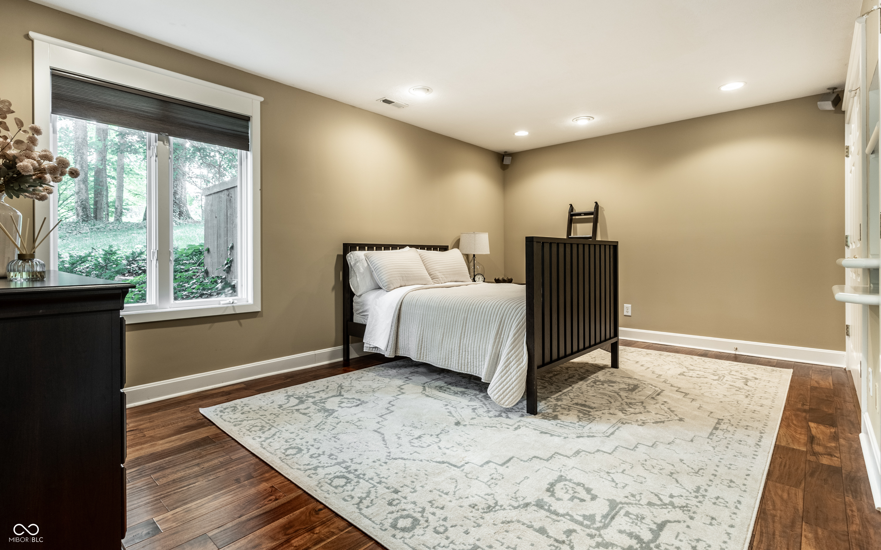 8040 88th Street W