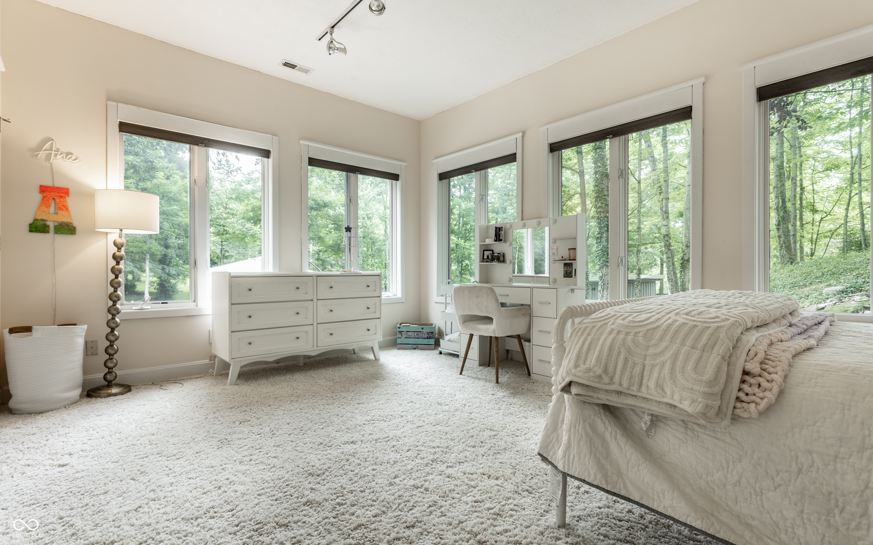 8040 88th Street W