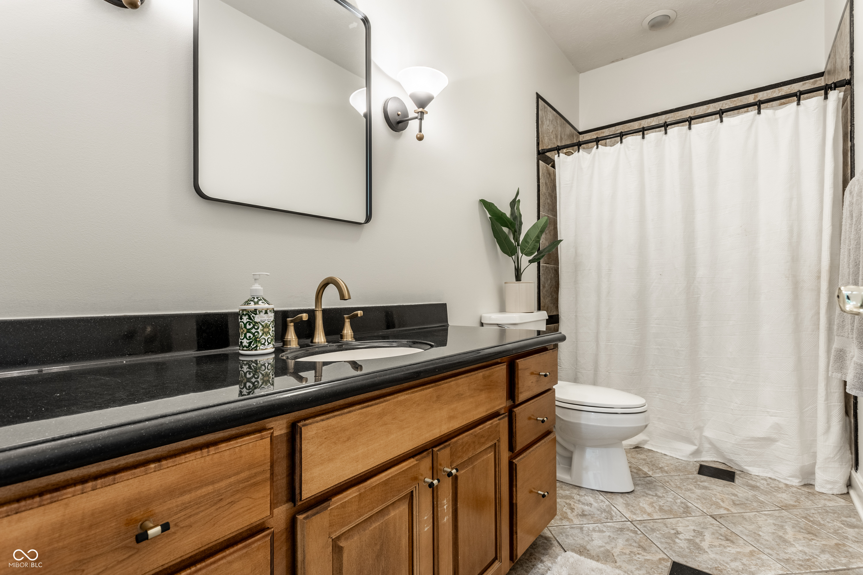 8040 88th Street W