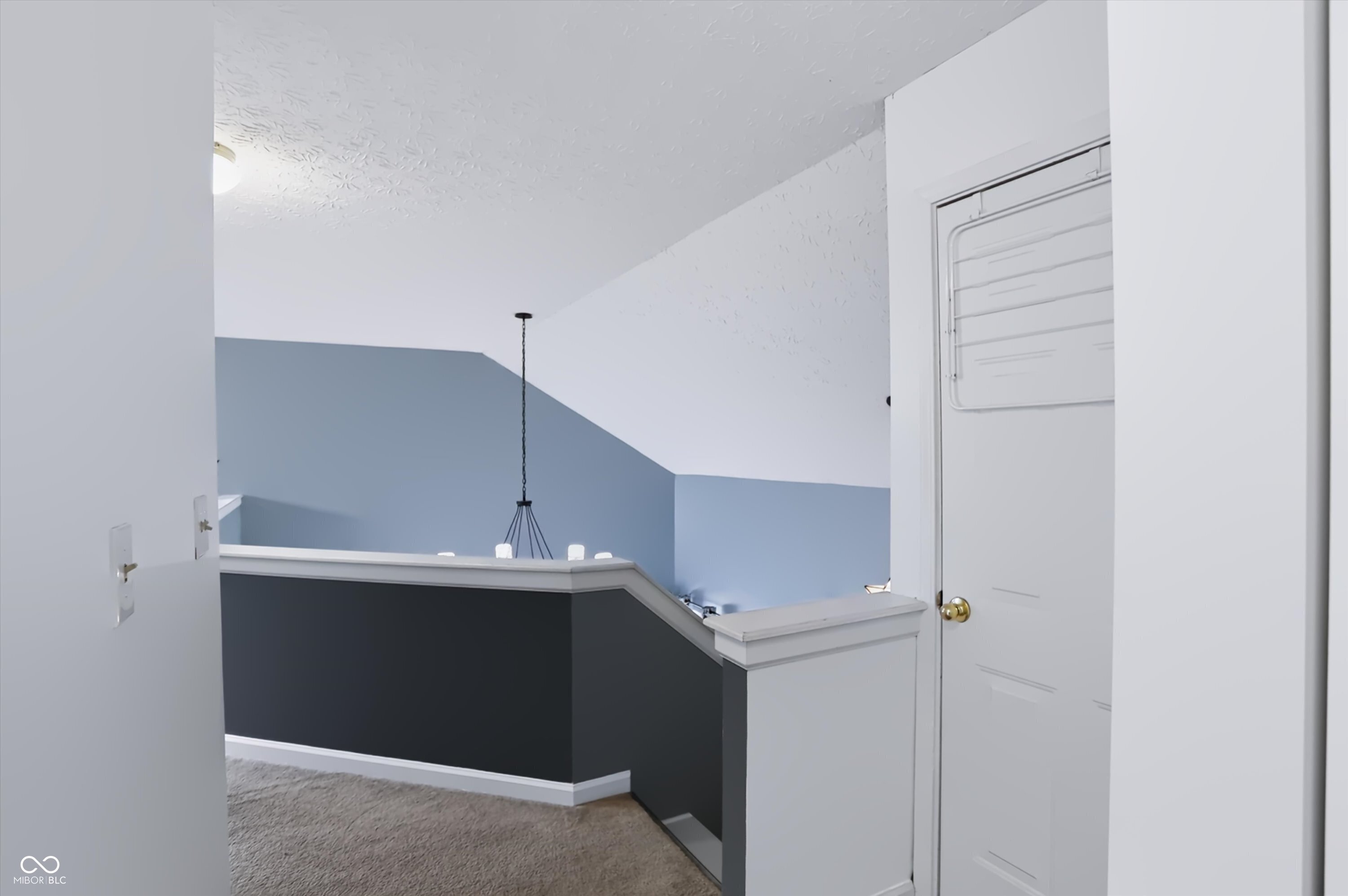 6105 Lakeside Manor Avenue