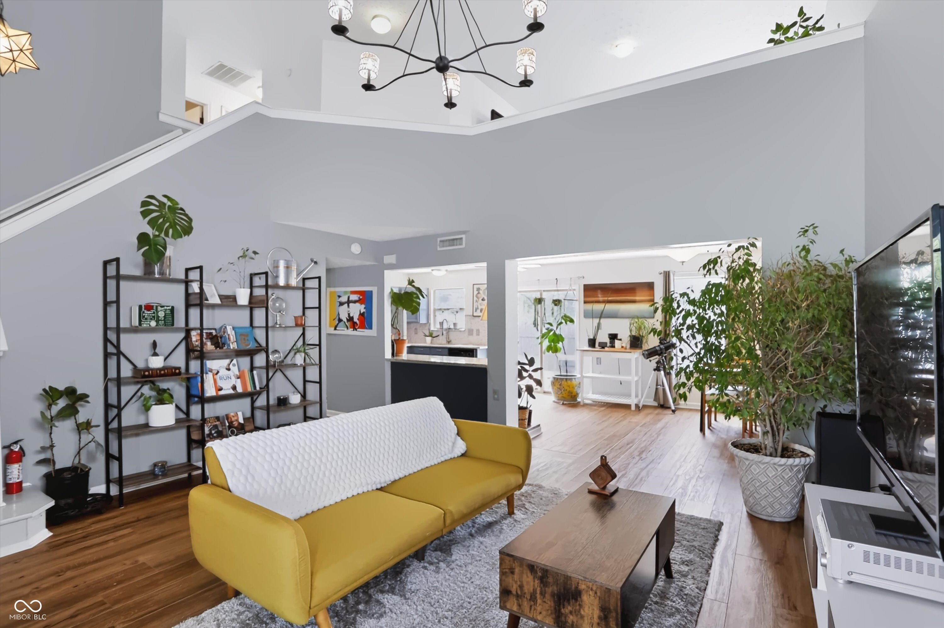 6105 Lakeside Manor Avenue