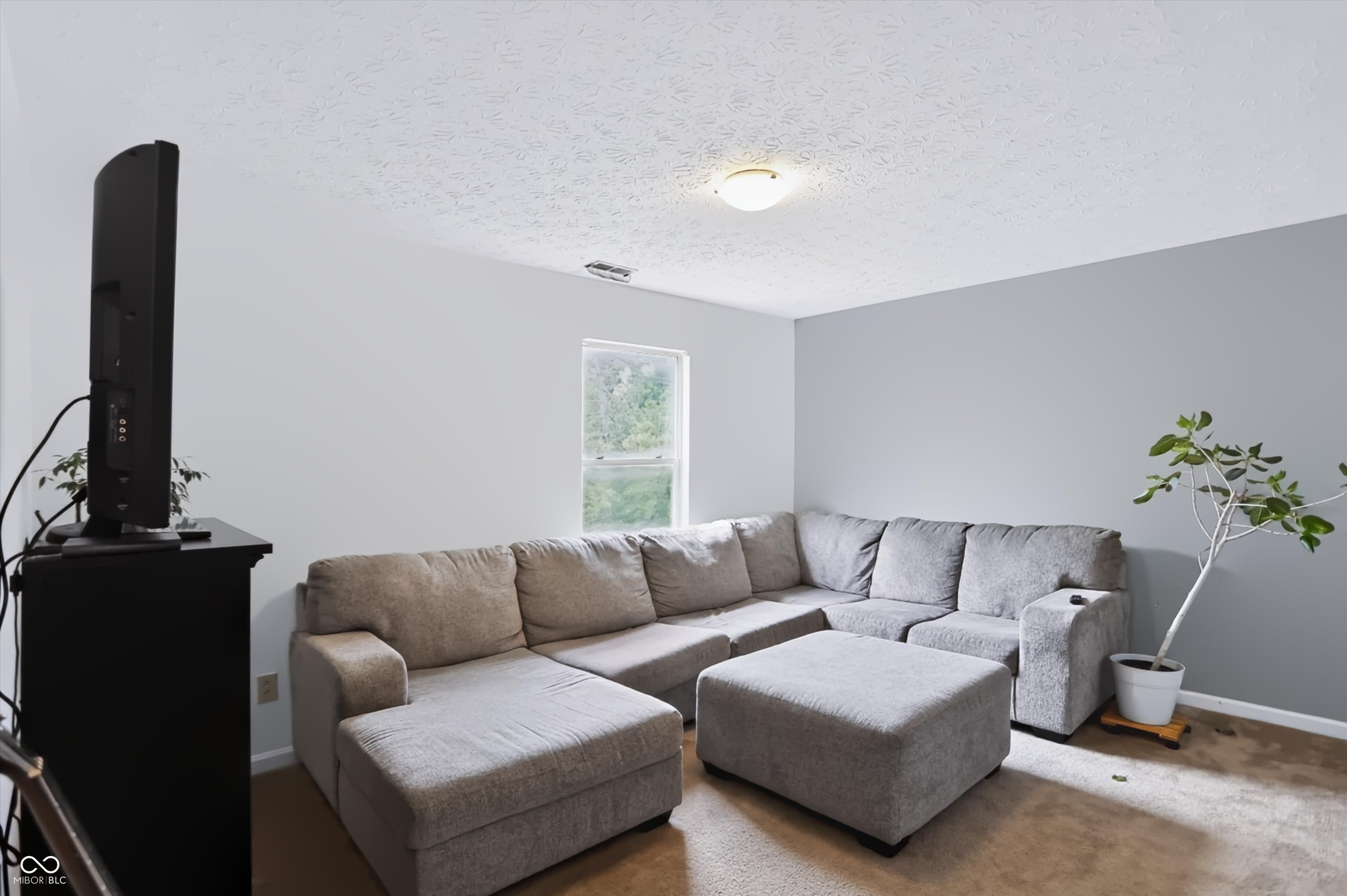 6105 Lakeside Manor Avenue